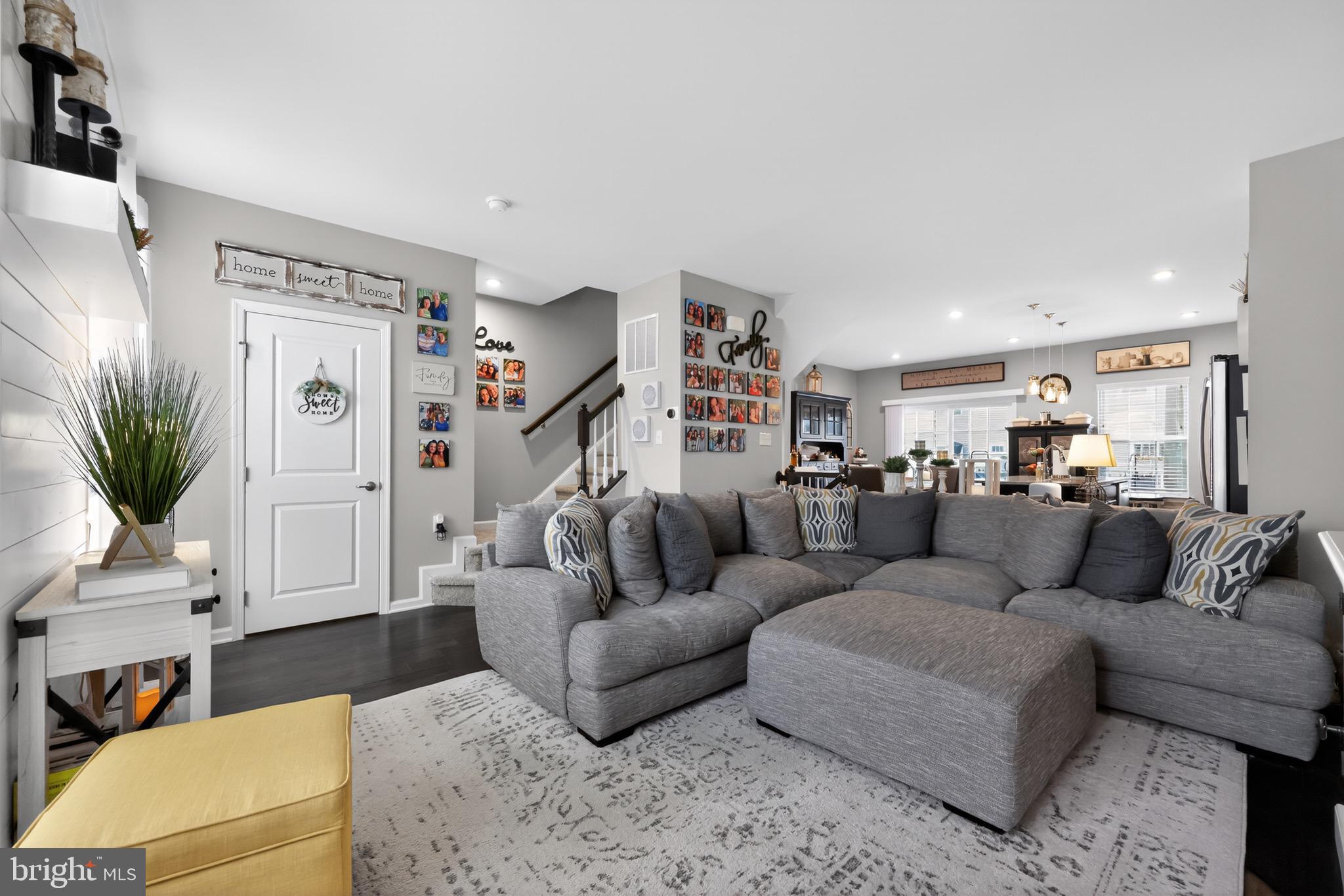 PINNACLE PLACE - Residential