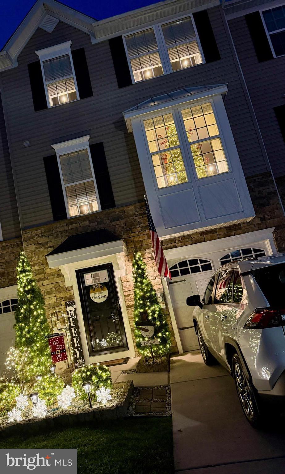 PINNACLE PLACE - Residential