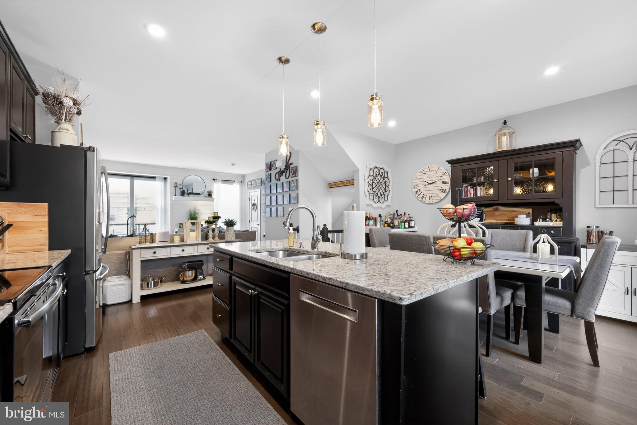 PINNACLE PLACE - Residential