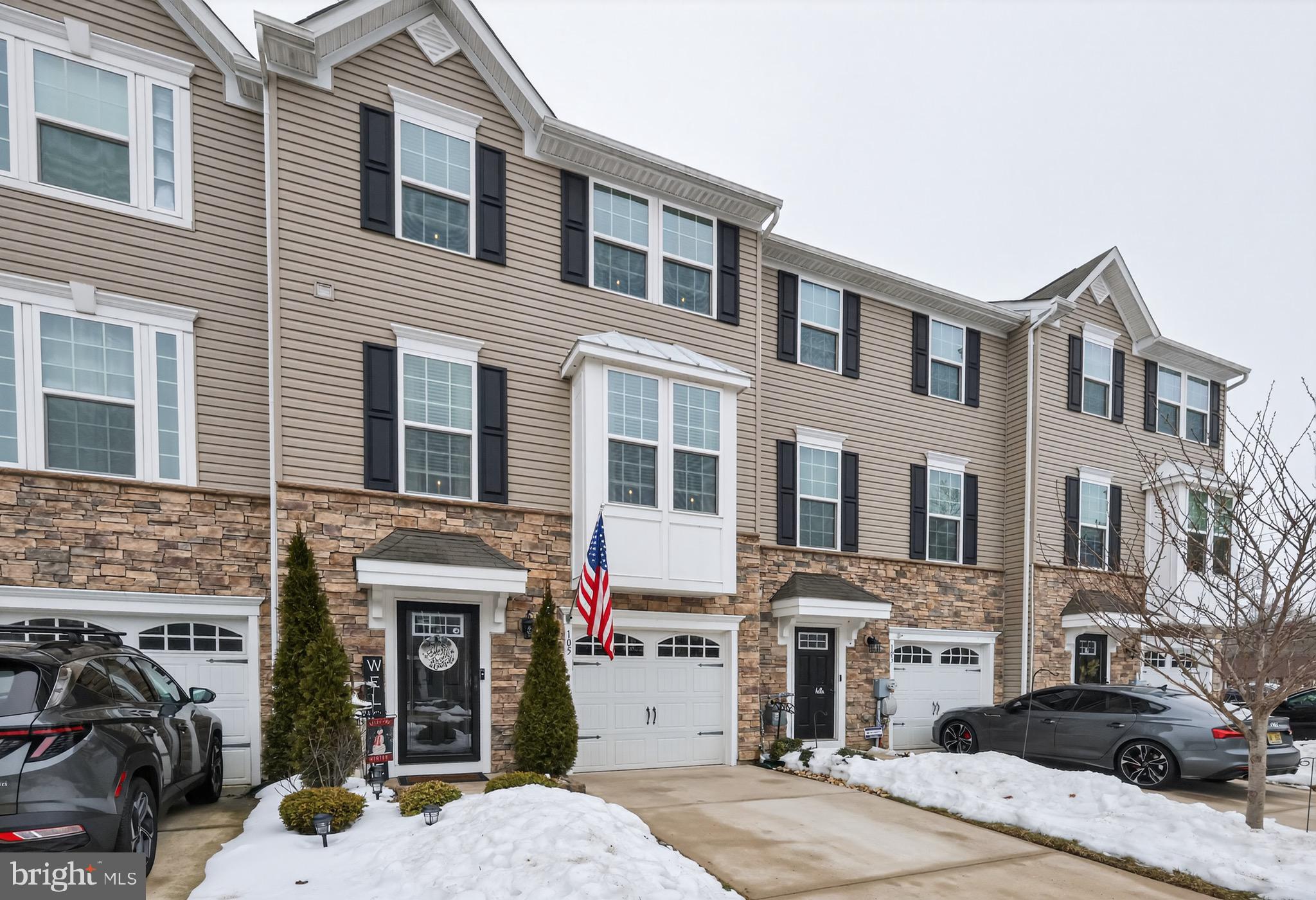 PINNACLE PLACE - Residential