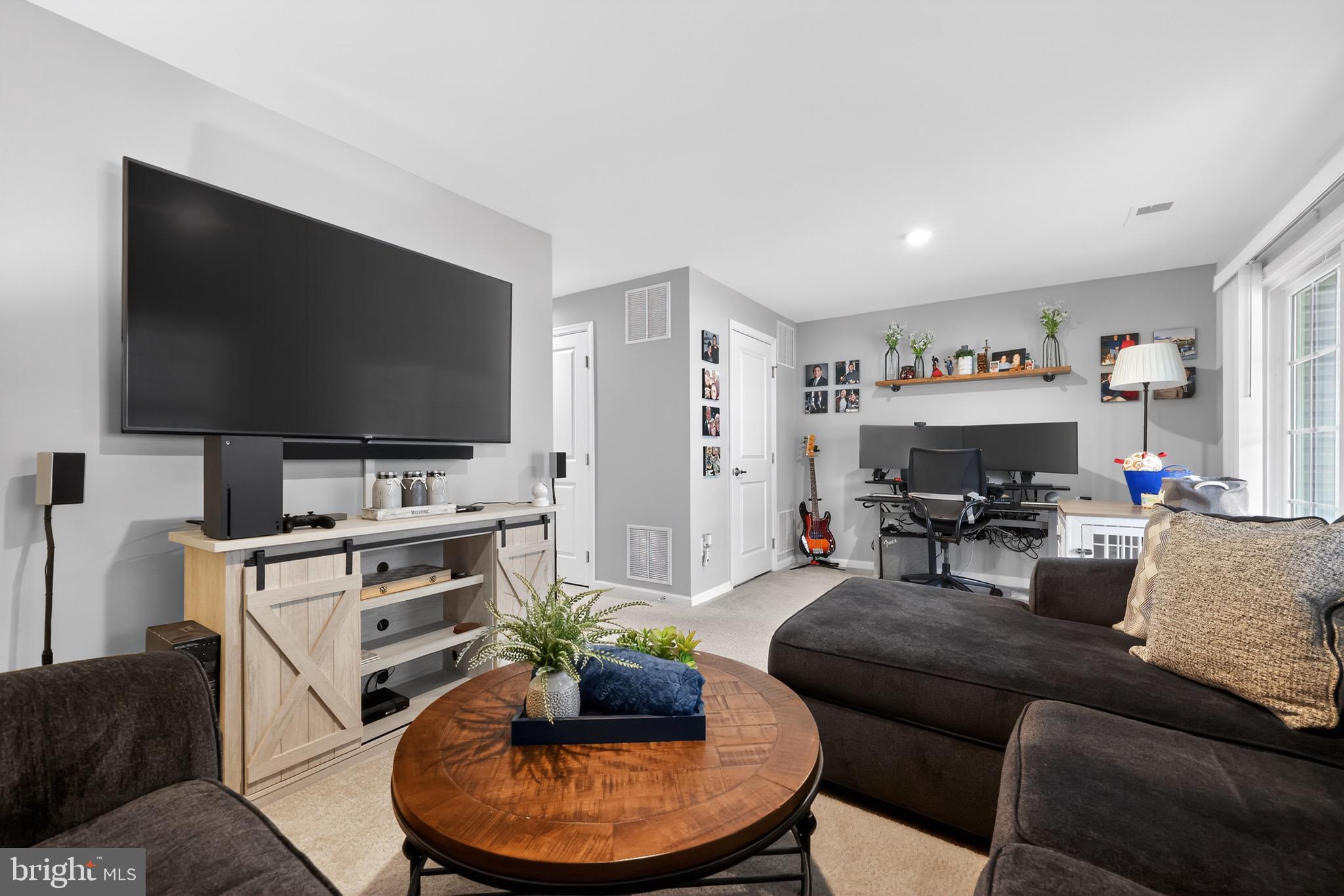 PINNACLE PLACE - Residential