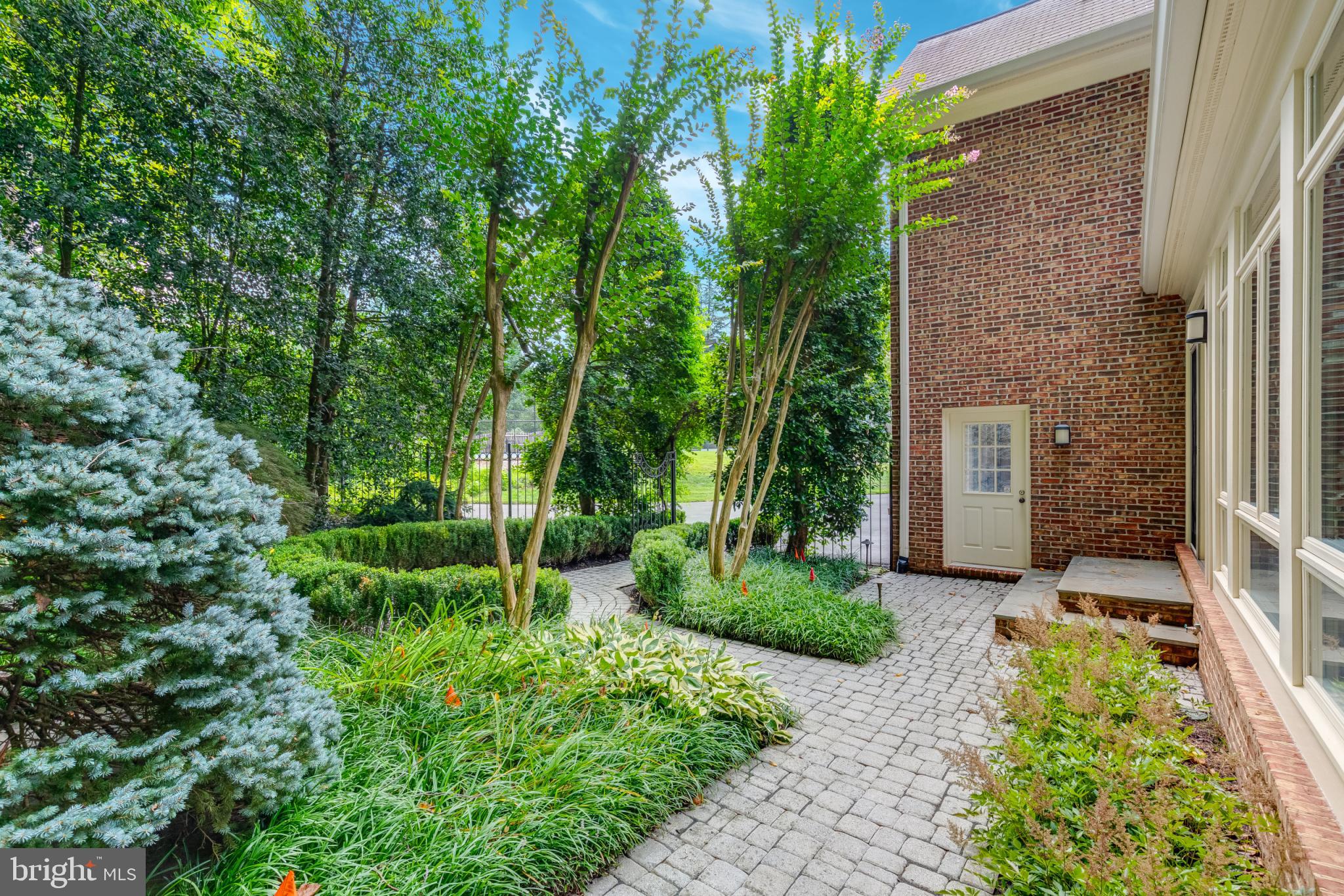 LINGANORE - Residential