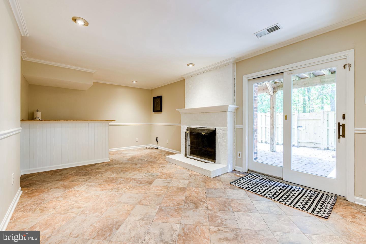 HUNTINGTON AT MT VERNON - Residential Lease