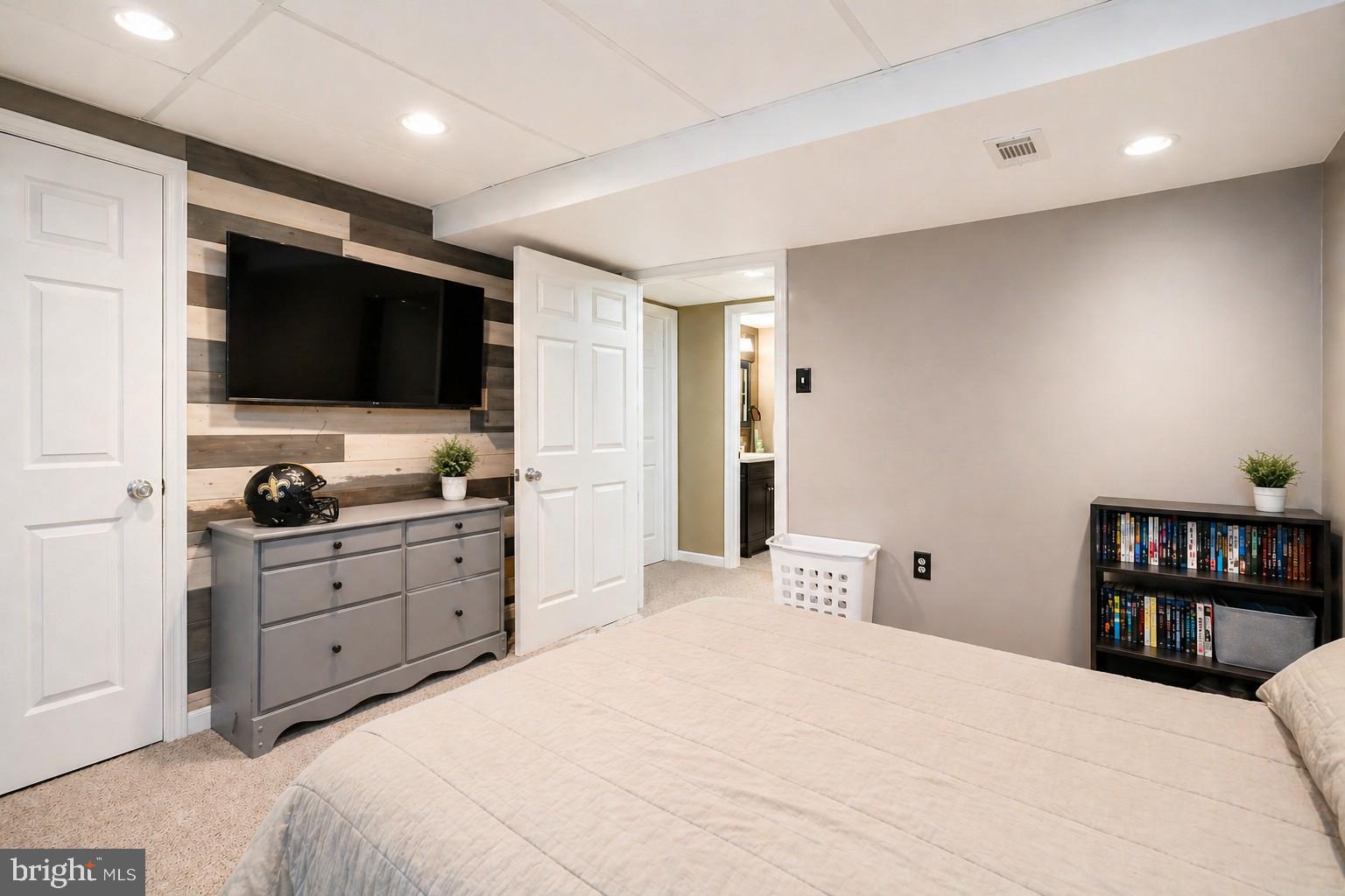 OAKLAND - Residential