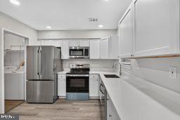 2006 HEADLANDS CIRCLE