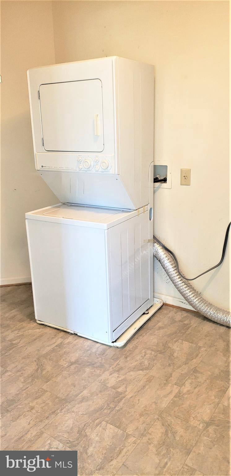 SAYBROOKE LANDING AT SEVEN OAKS CONDOMINIUM - Residential