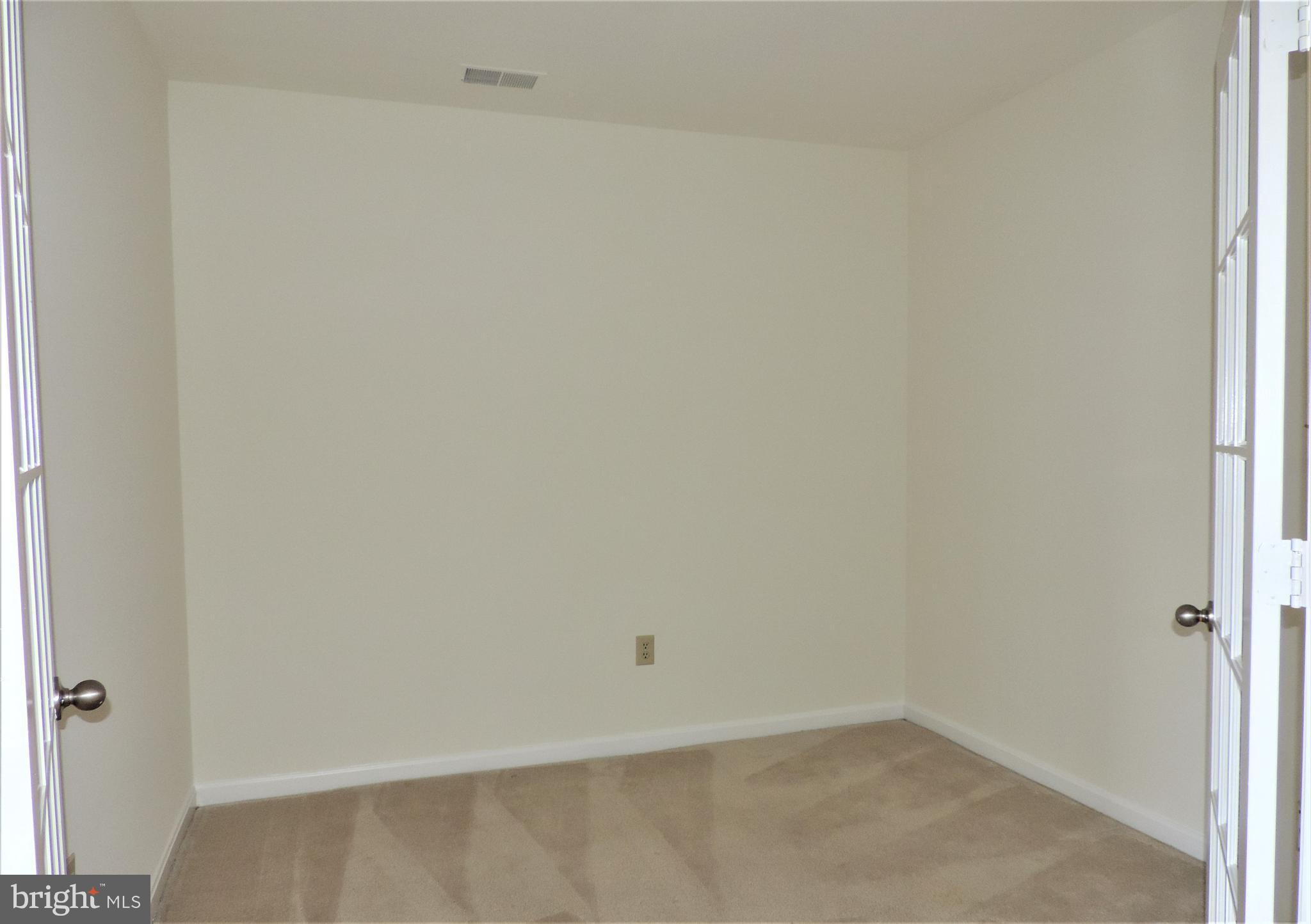 SAYBROOKE LANDING AT SEVEN OAKS CONDOMINIUM - Residential