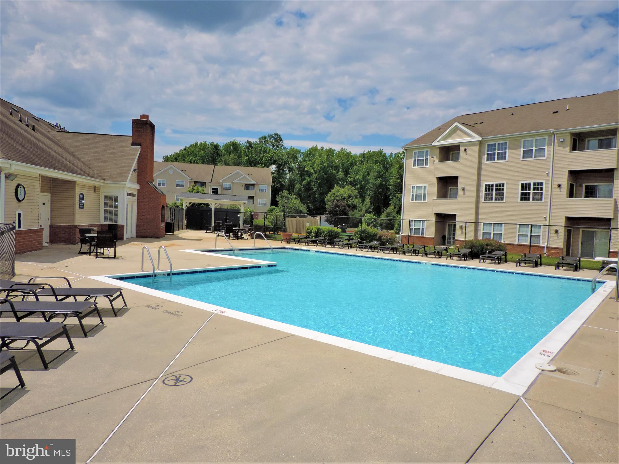 SAYBROOKE LANDING AT SEVEN OAKS CONDOMINIUM - Residential