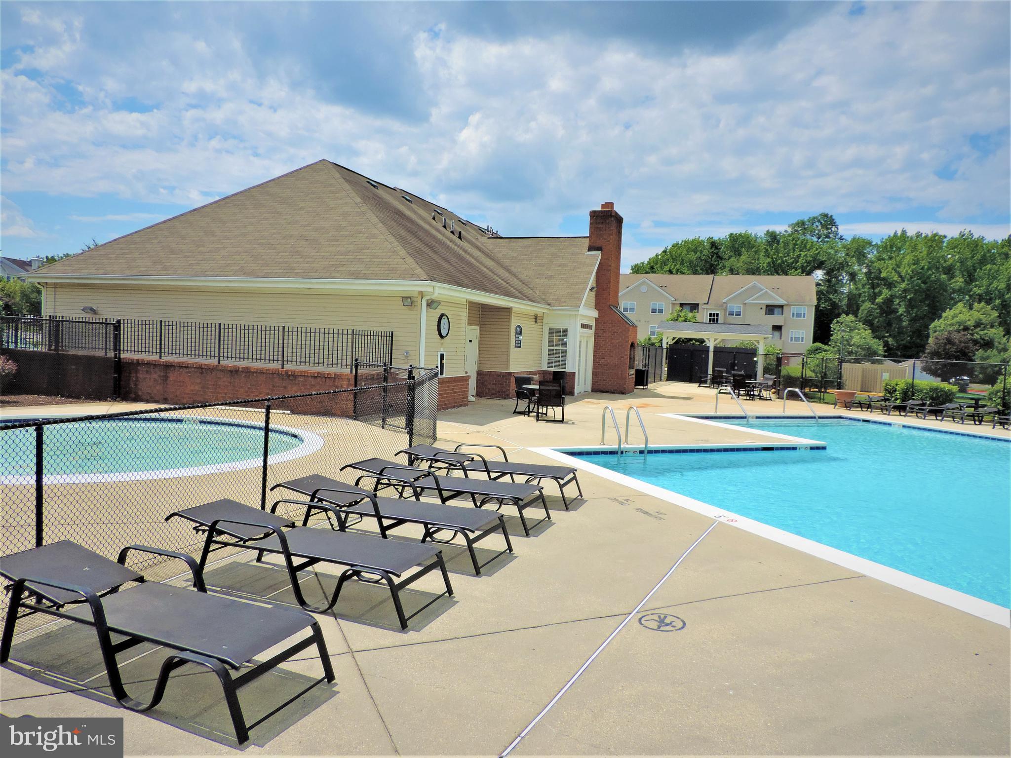 SAYBROOKE LANDING AT SEVEN OAKS CONDOMINIUM - Residential