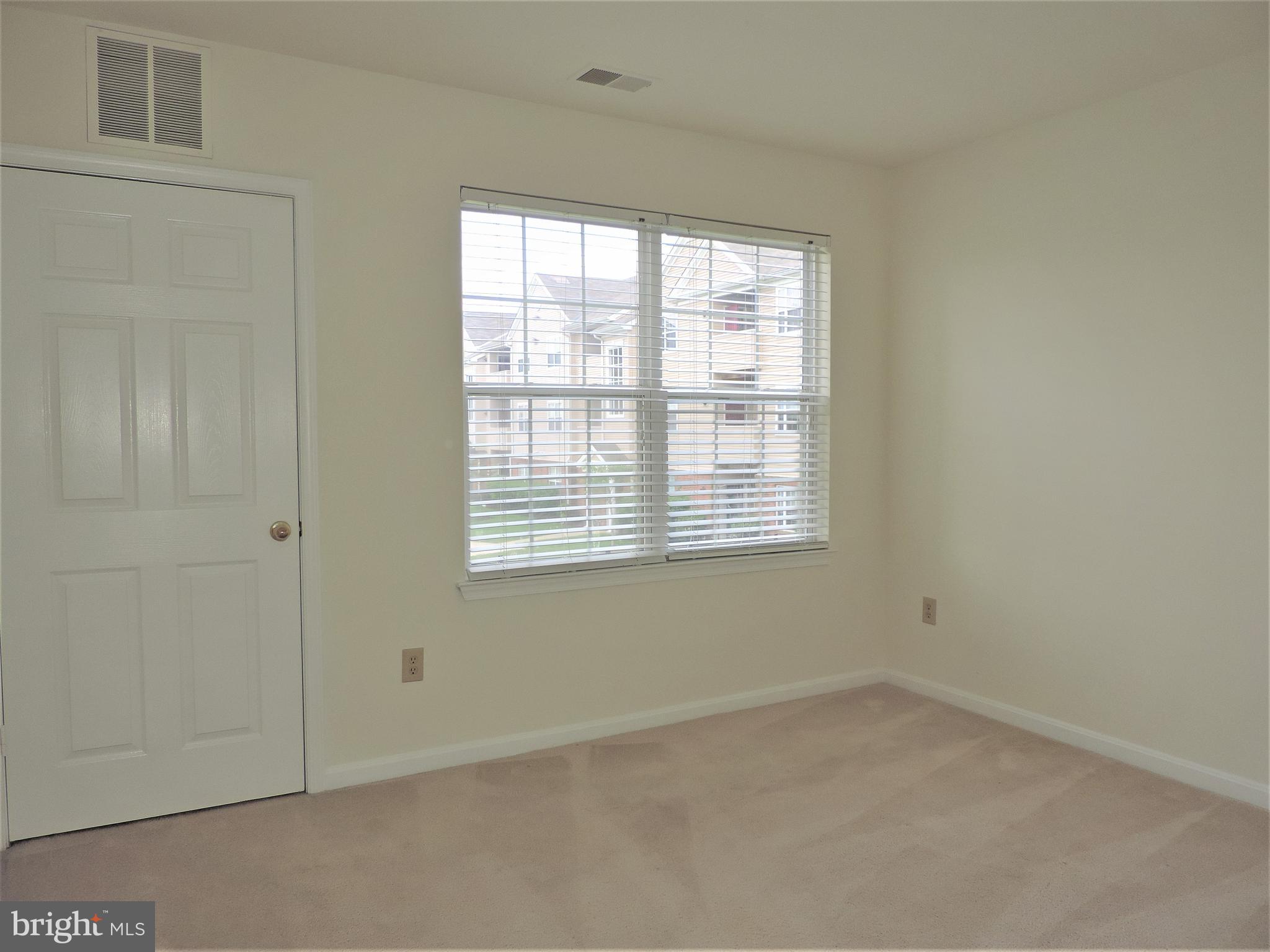 SAYBROOKE LANDING AT SEVEN OAKS CONDOMINIUM - Residential