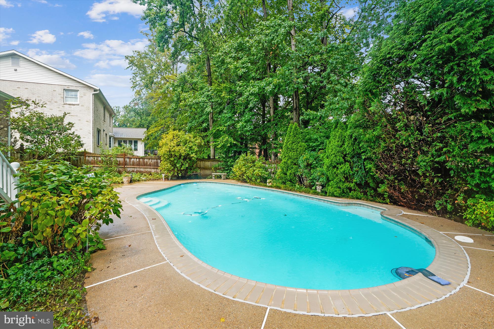 6609 DEGEN DRIVE