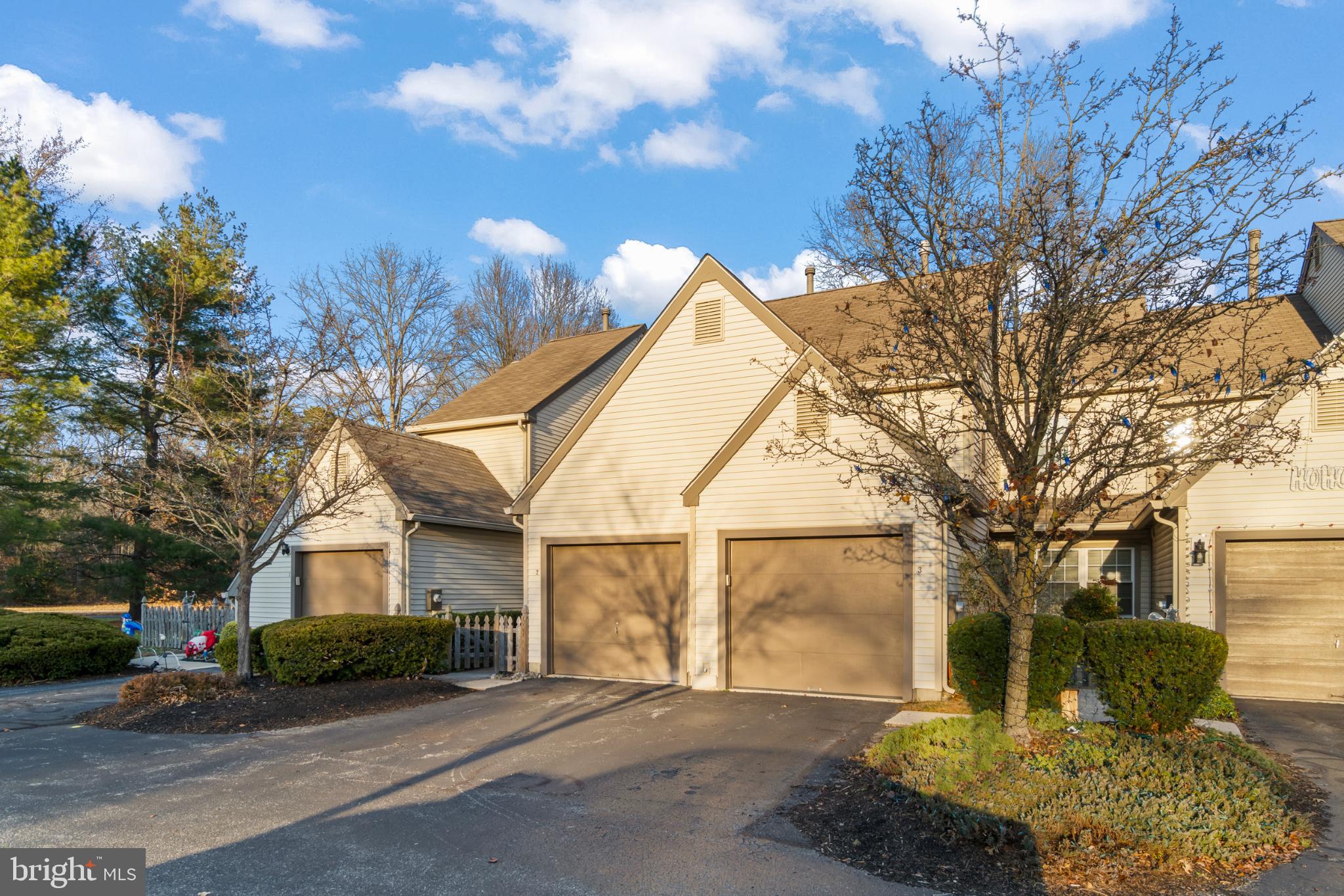 2 WOODLAKE DRIVE