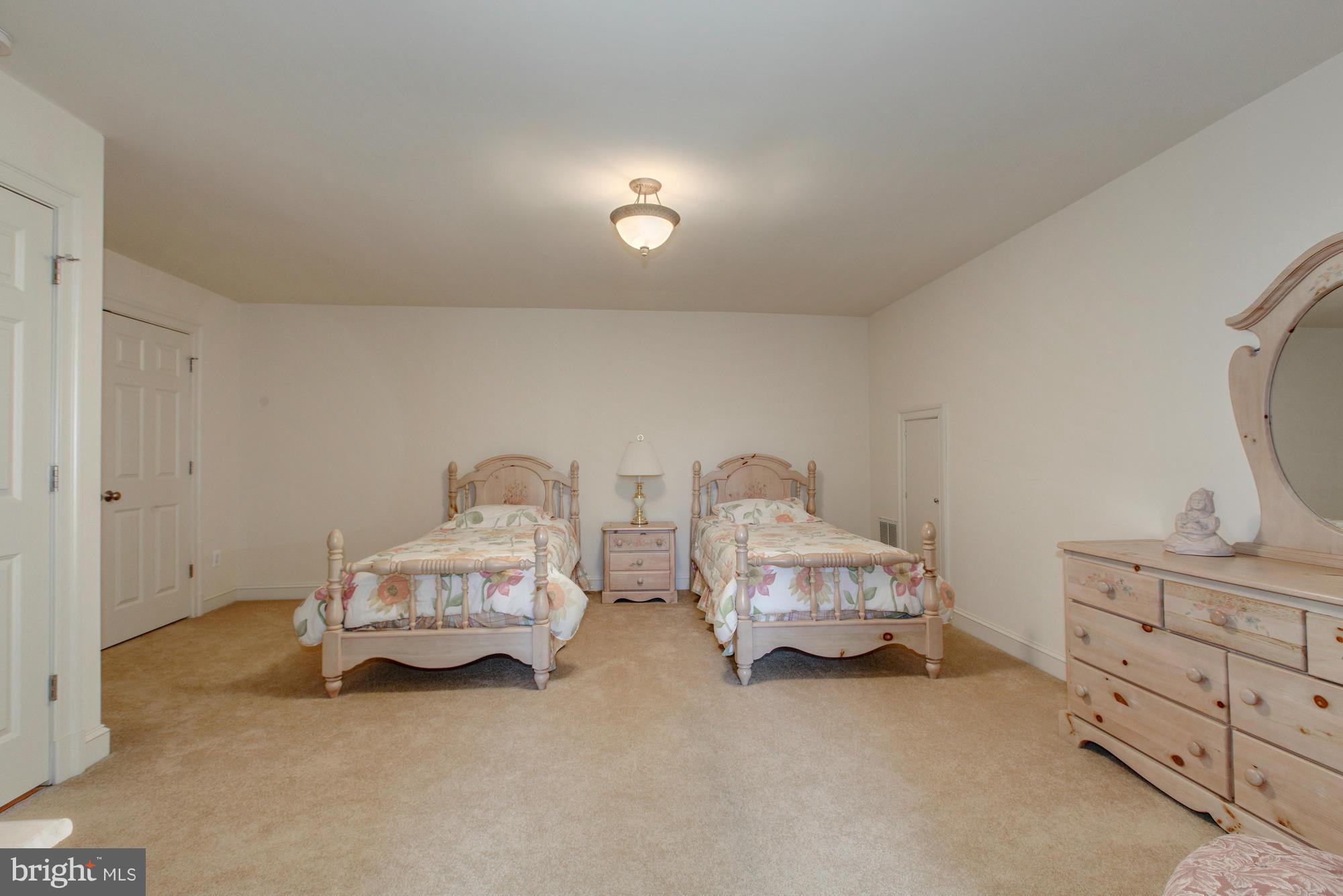 HANSBOROUGH - Residential