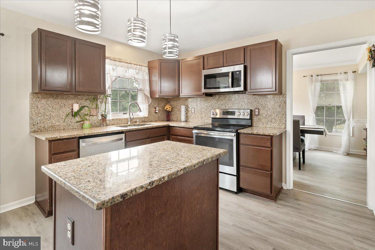 MONARCH RIDGE - Residential