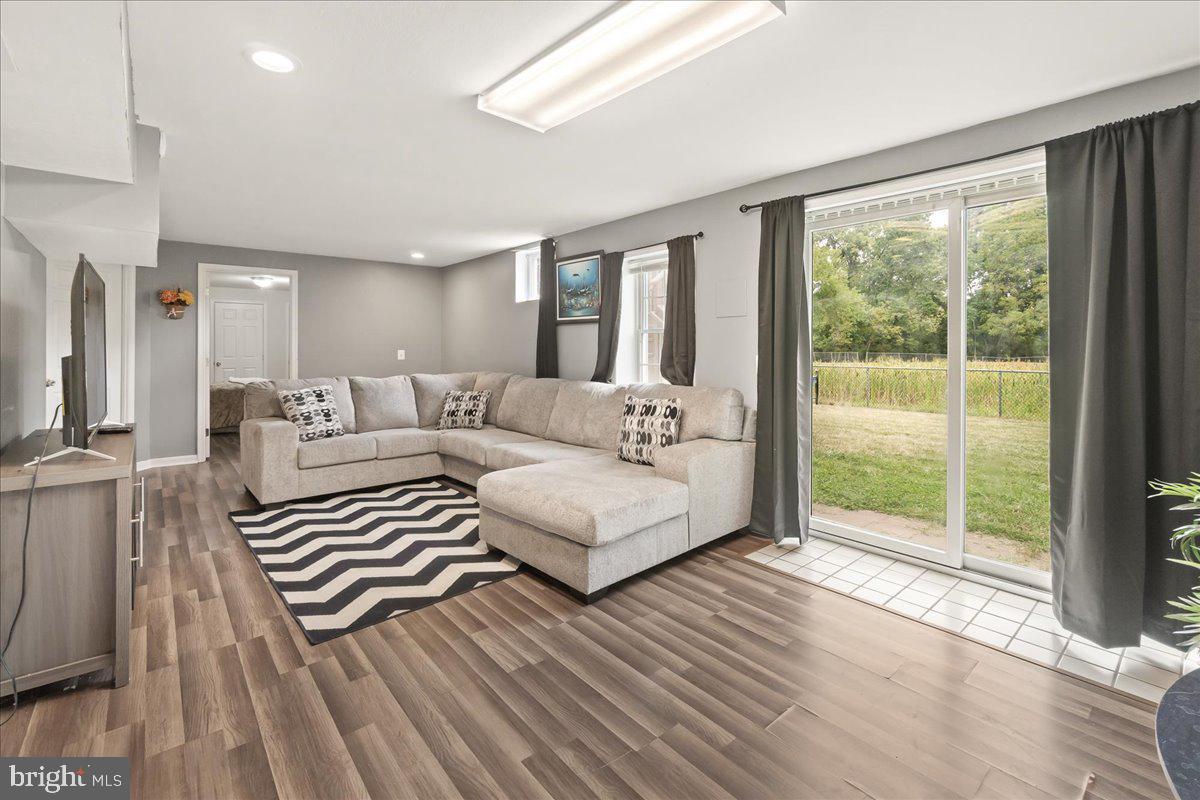 MONARCH RIDGE - Residential