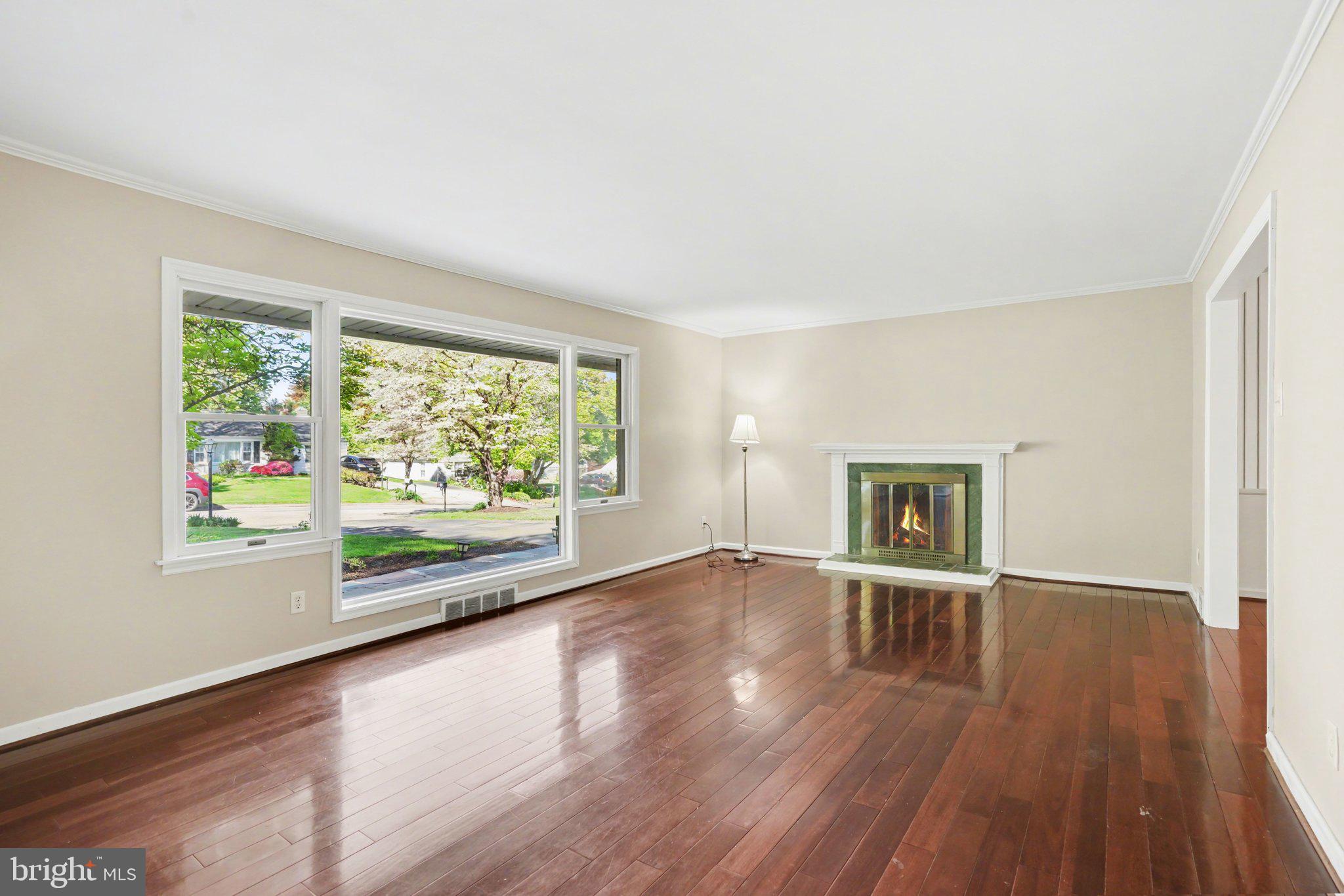 COUNTRY CLUB HILLS - Residential