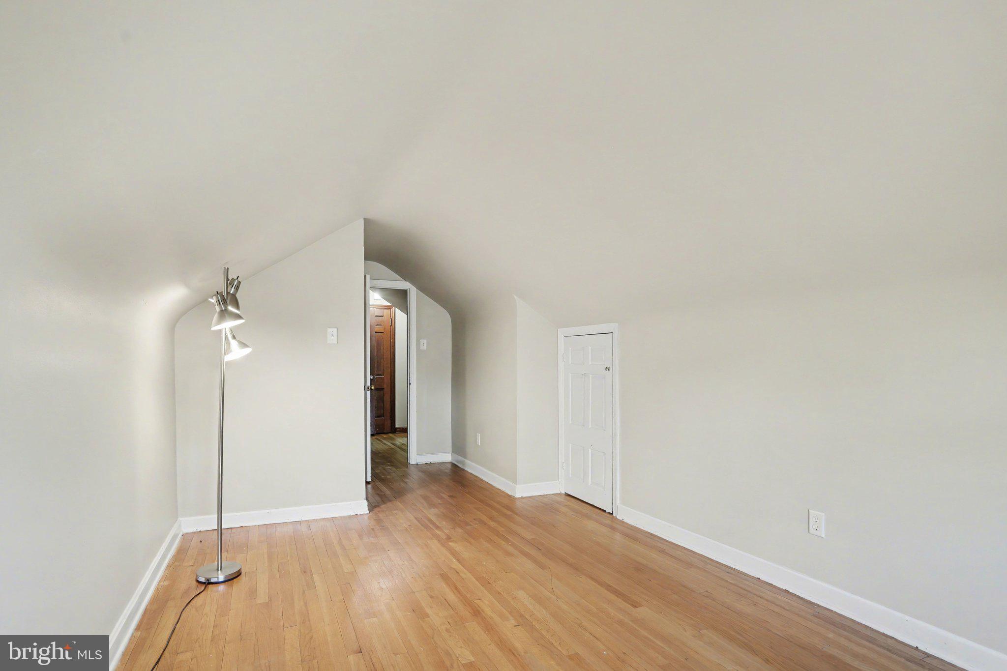 COUNTRY CLUB HILLS - Residential