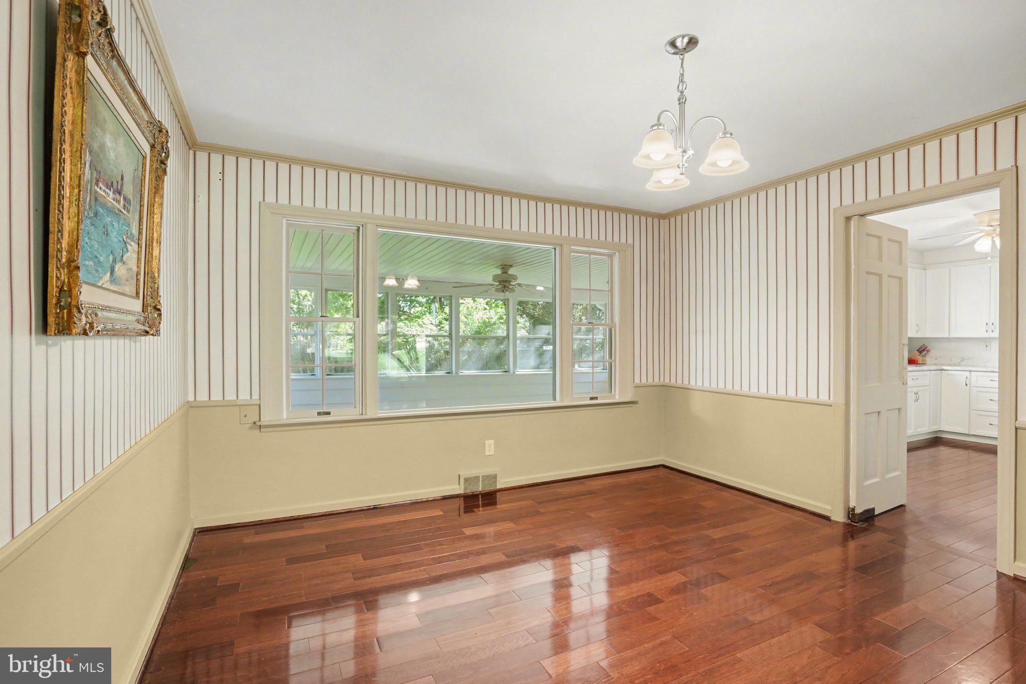 COUNTRY CLUB HILLS - Residential