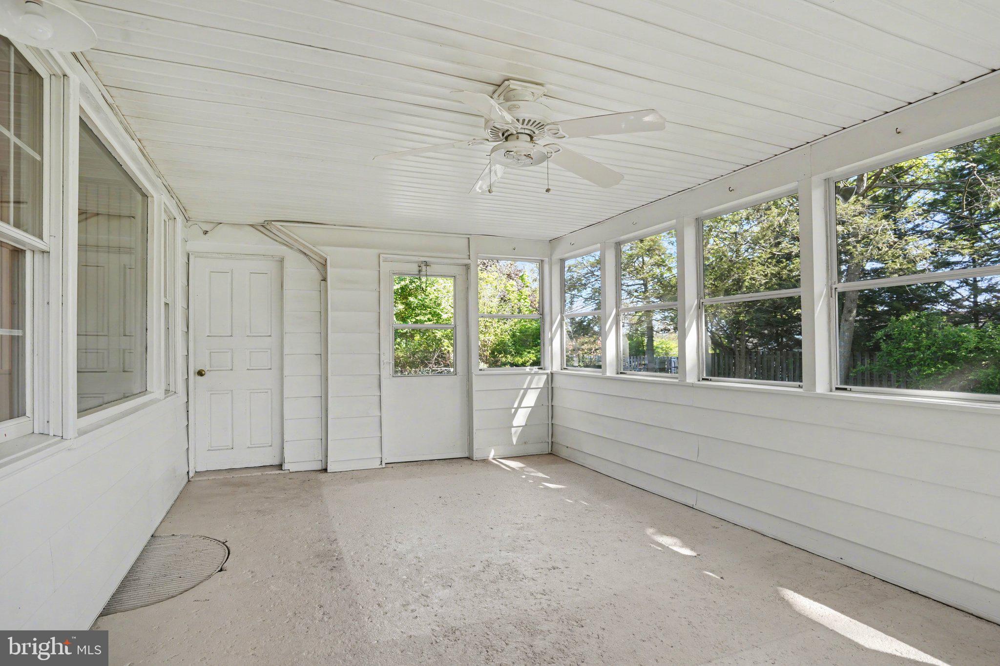 COUNTRY CLUB HILLS - Residential