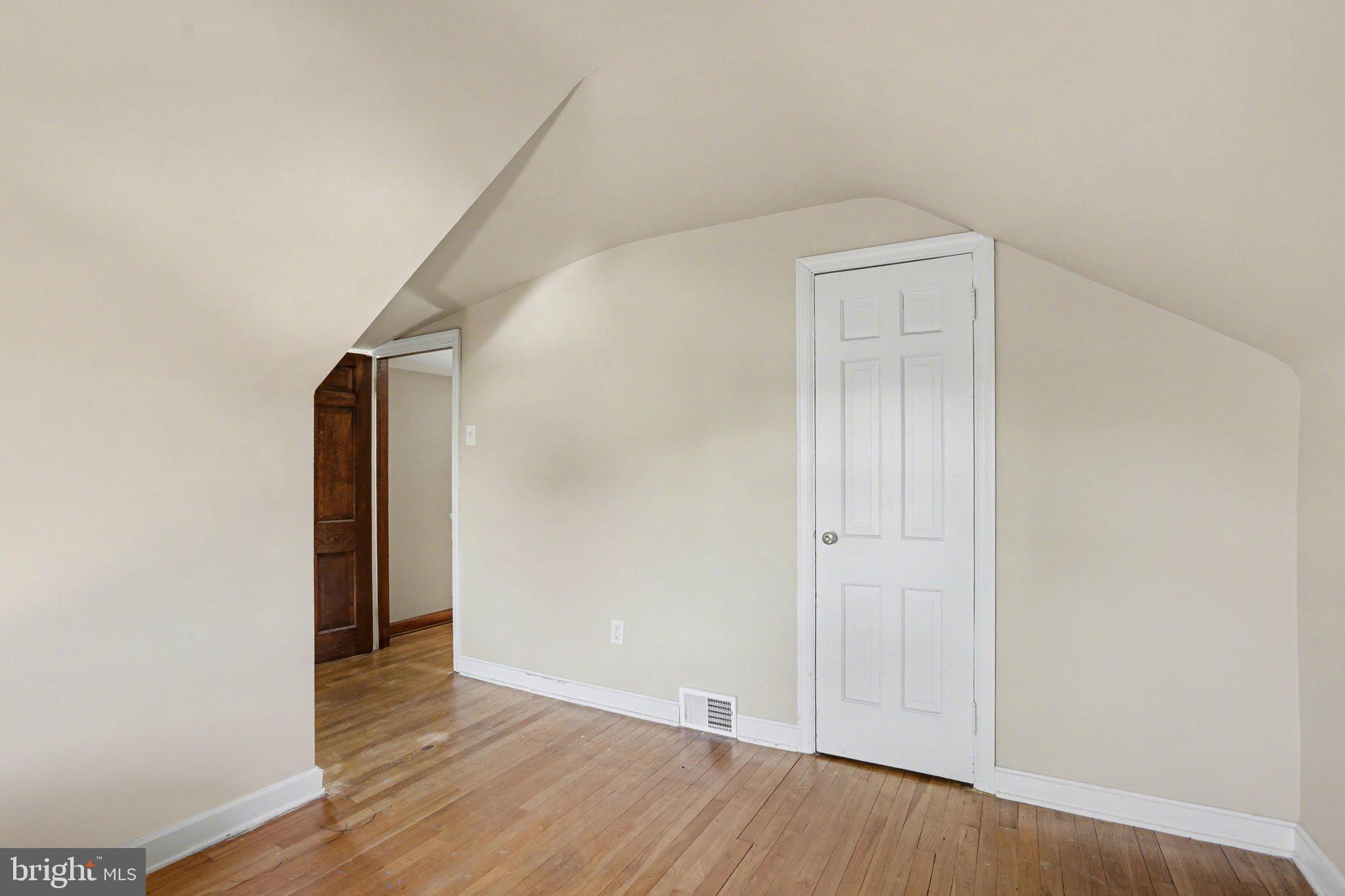 COUNTRY CLUB HILLS - Residential