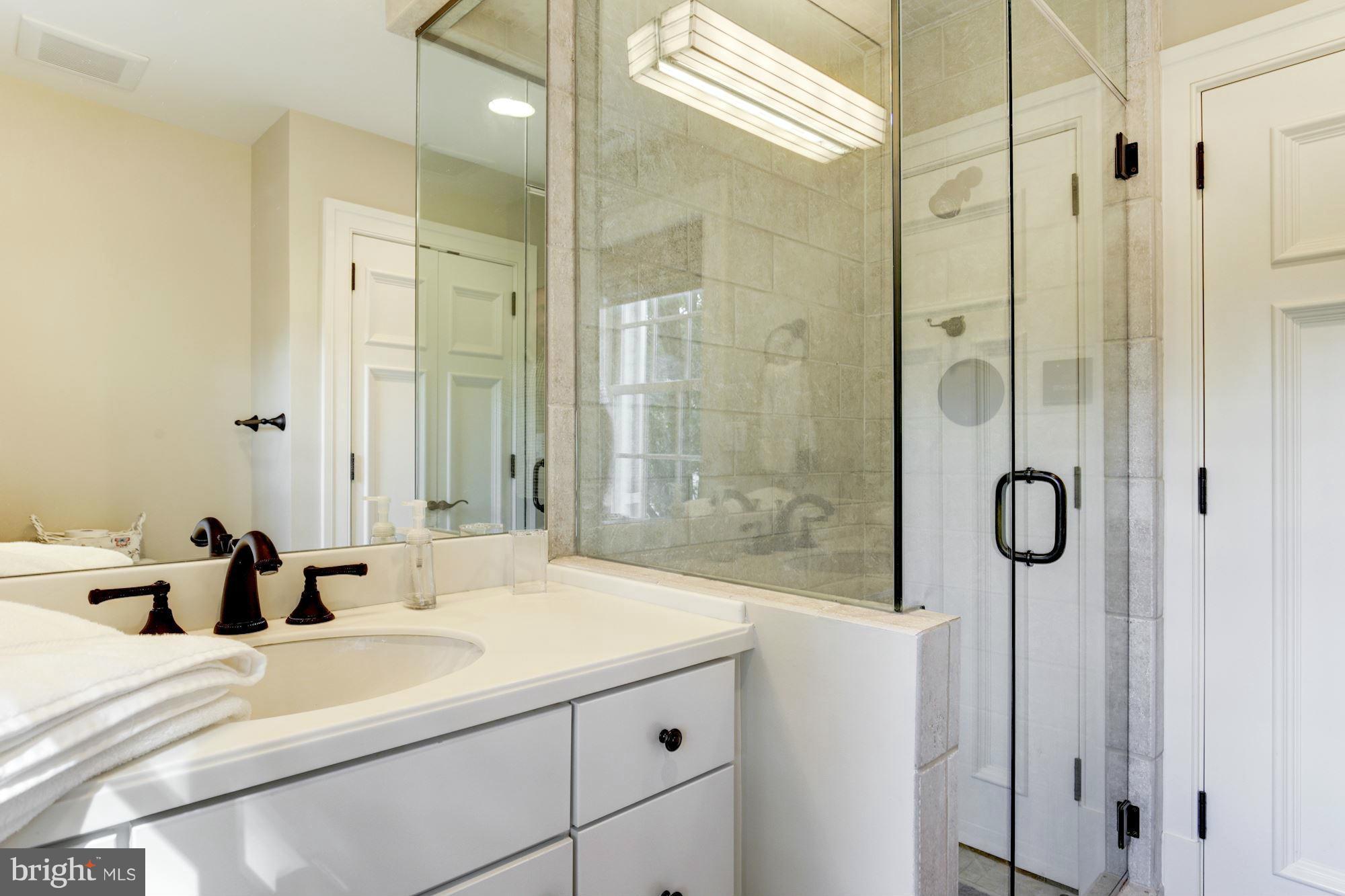 KENWOOD - Residential