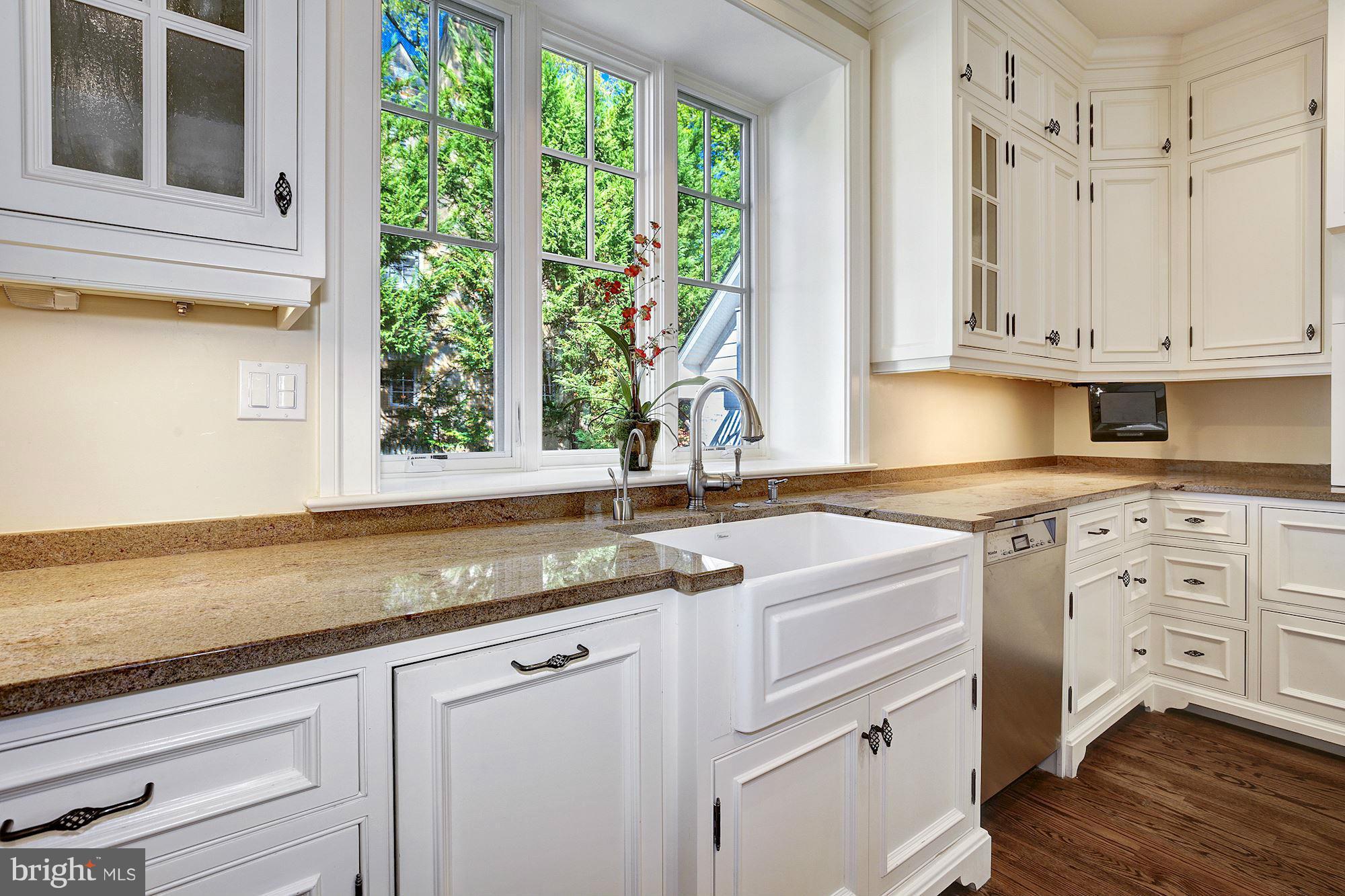 KENWOOD - Residential