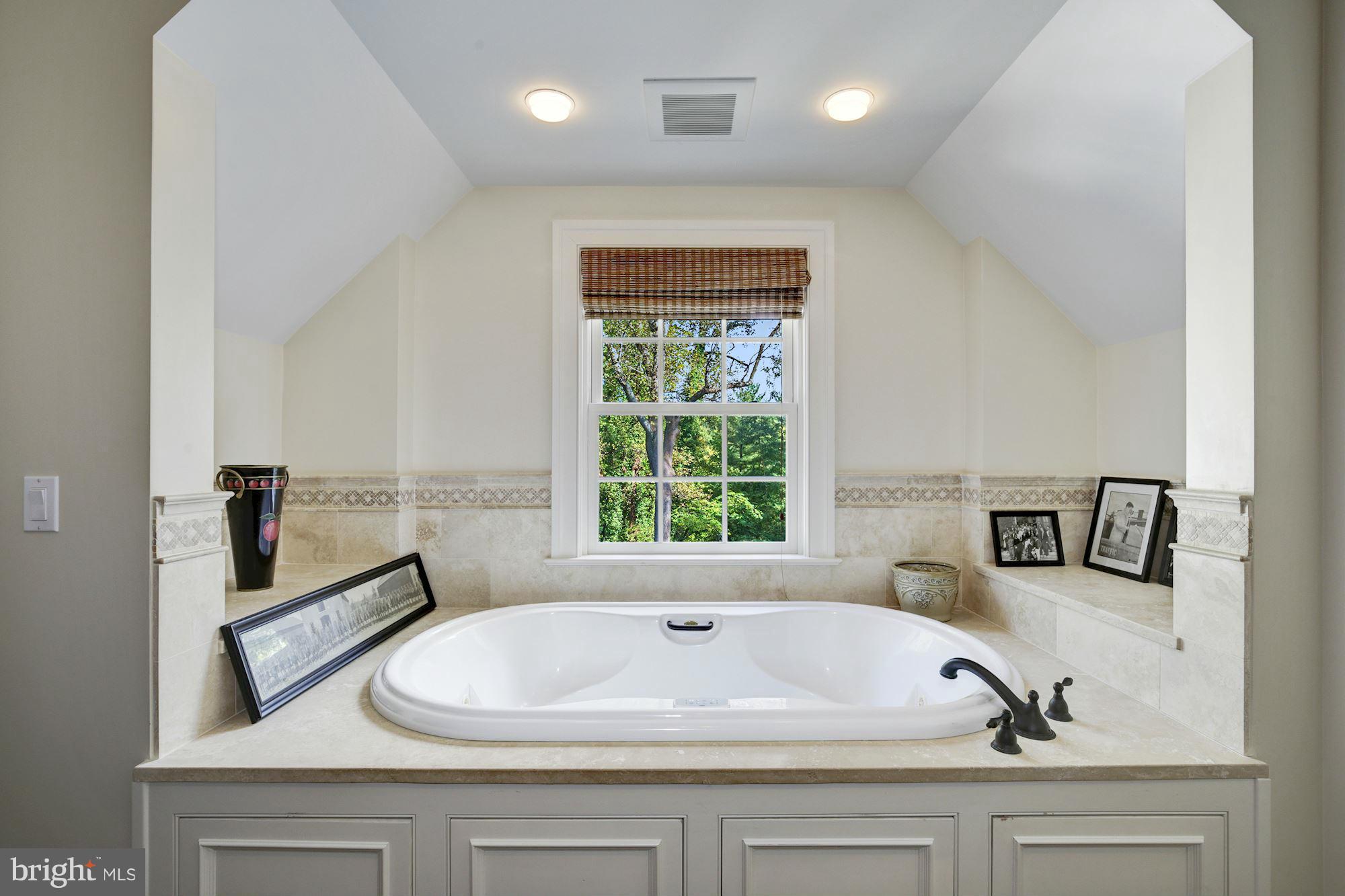 KENWOOD - Residential