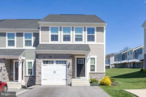 Townhouse For Sale - 265 Chase Drive<br/> DOWNINGTOWN, PA 19335