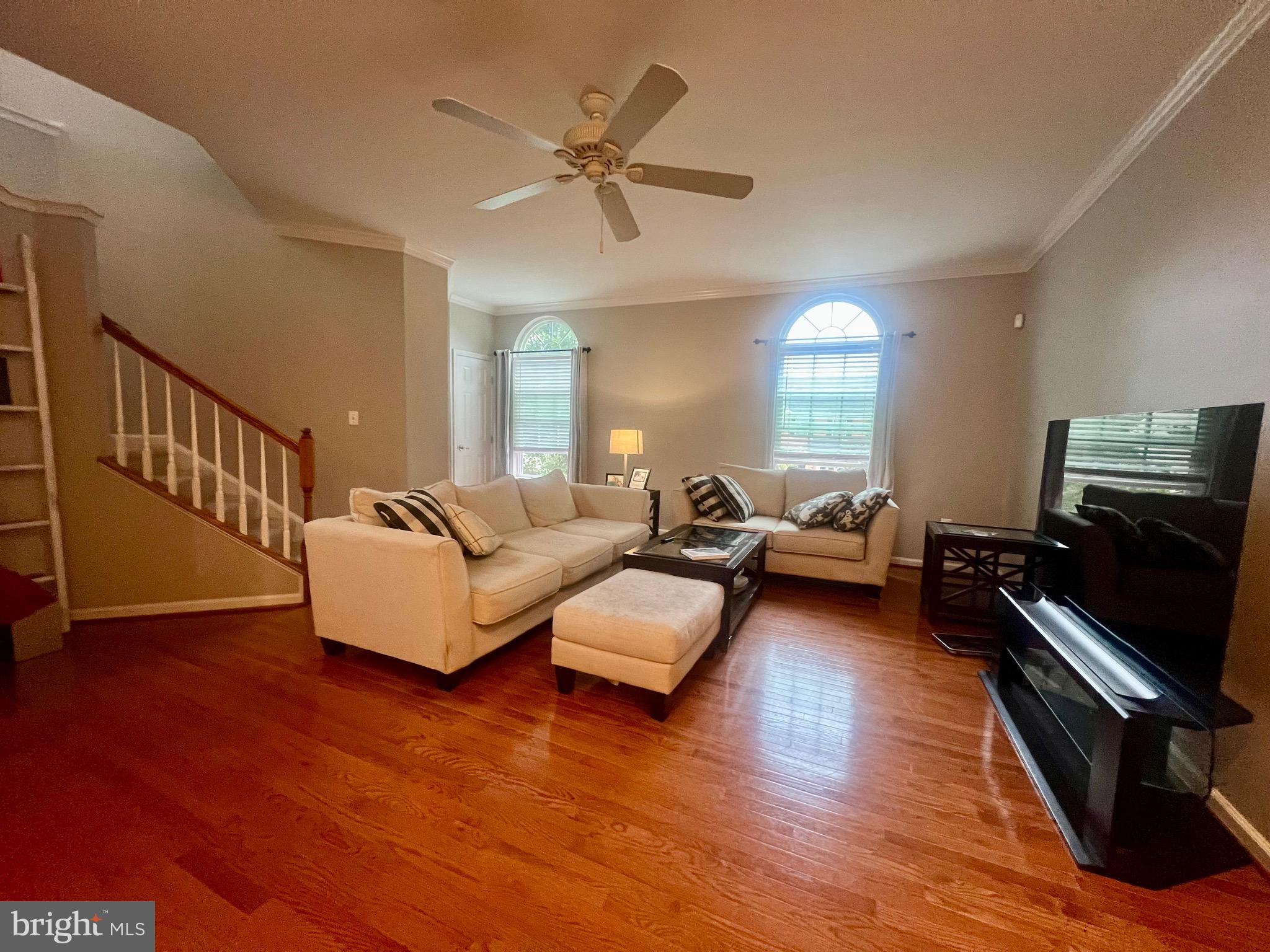 ESTATES AT ELK RUN - Residential Lease