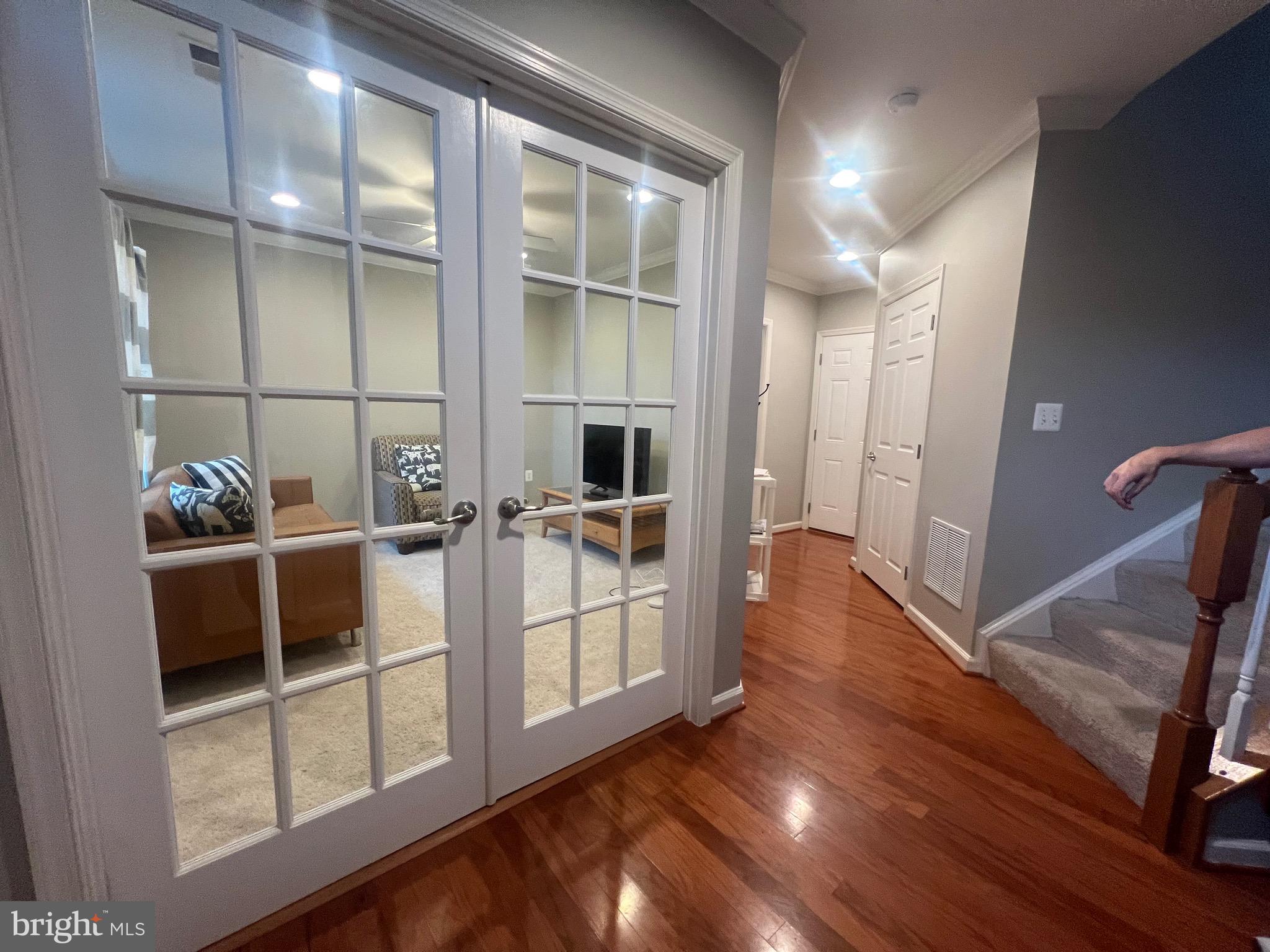 ESTATES AT ELK RUN - Residential Lease