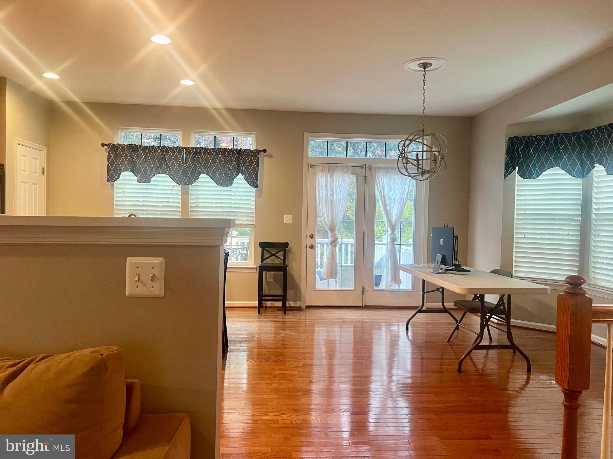 ESTATES AT ELK RUN - Residential Lease