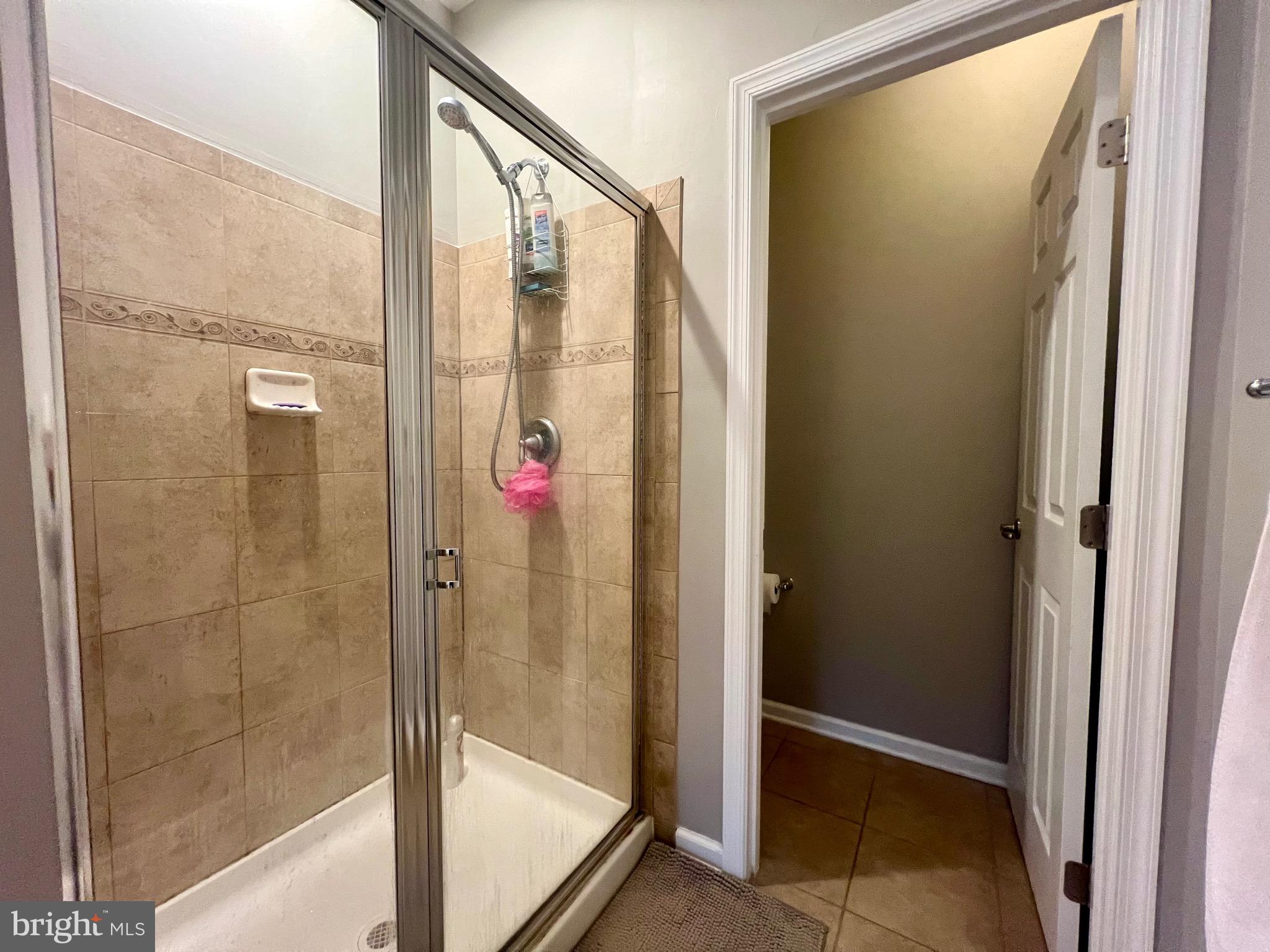 ESTATES AT ELK RUN - Residential Lease