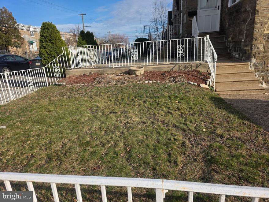 SIDE ENTRANCE TO BASEMENT TO  FULL  FINISHED BASEMENT, TWO FULL GARAGE, FENCED SIDE YARD, PATIO, SEPARATE ENTRANCES TO BOTH APARTMENTS, BUT SHARED WALK DOWN TO LAUNDRY AREA IN BASEMENT. GREAT BUY, MUST SEE, WON'T LAST . YOU CAN BE A HOME OWNER AND A LANDLORD ALL AT ONCE. PRESENT ALL OFFERS. 
PROPERTY IS SOLD "As Is" SELLER WILL DO NO REPAIRS .