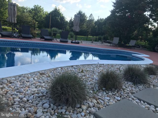 431 HERITAGE ROAD