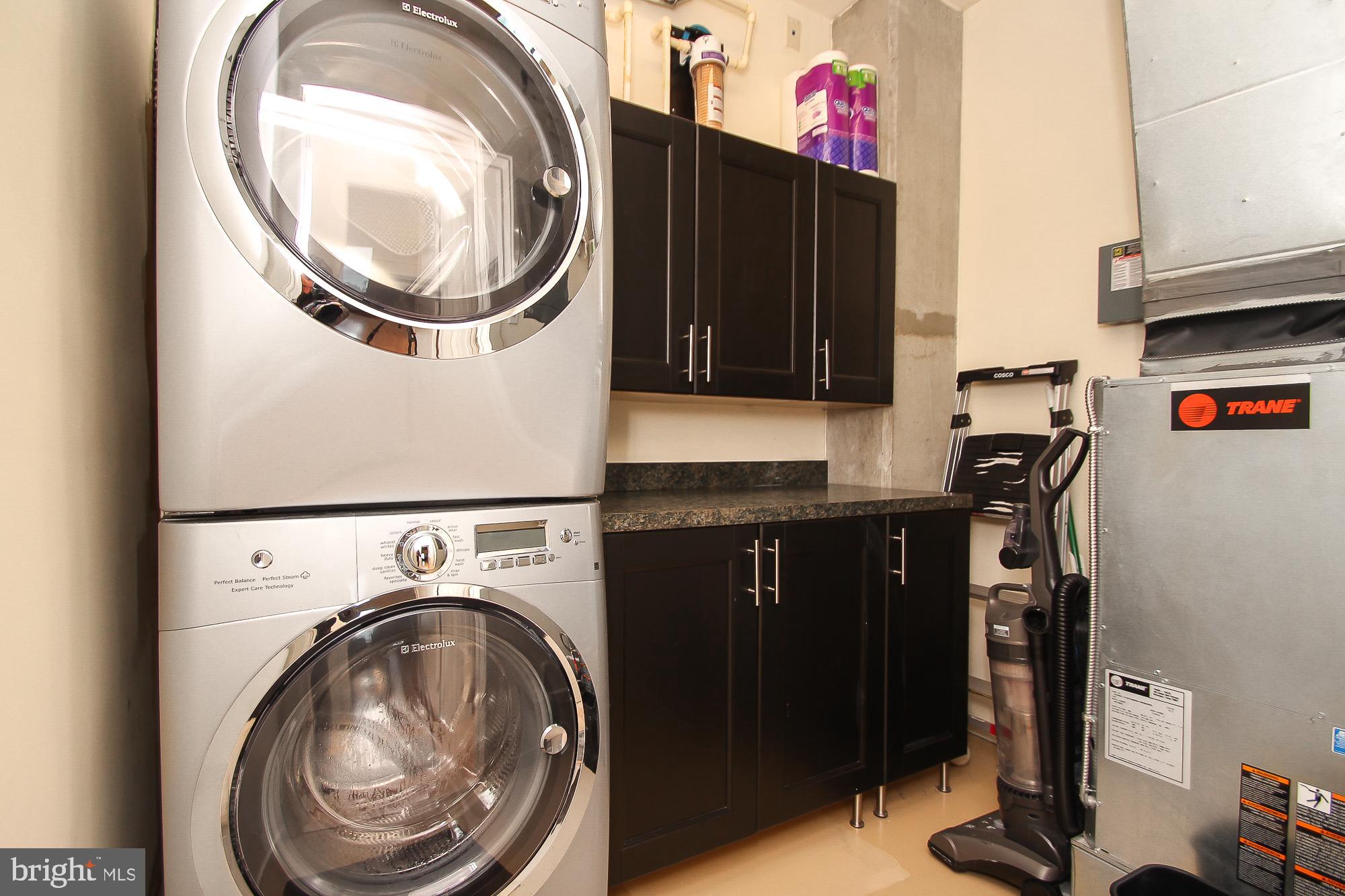 LOCUST POINT - Residential Lease