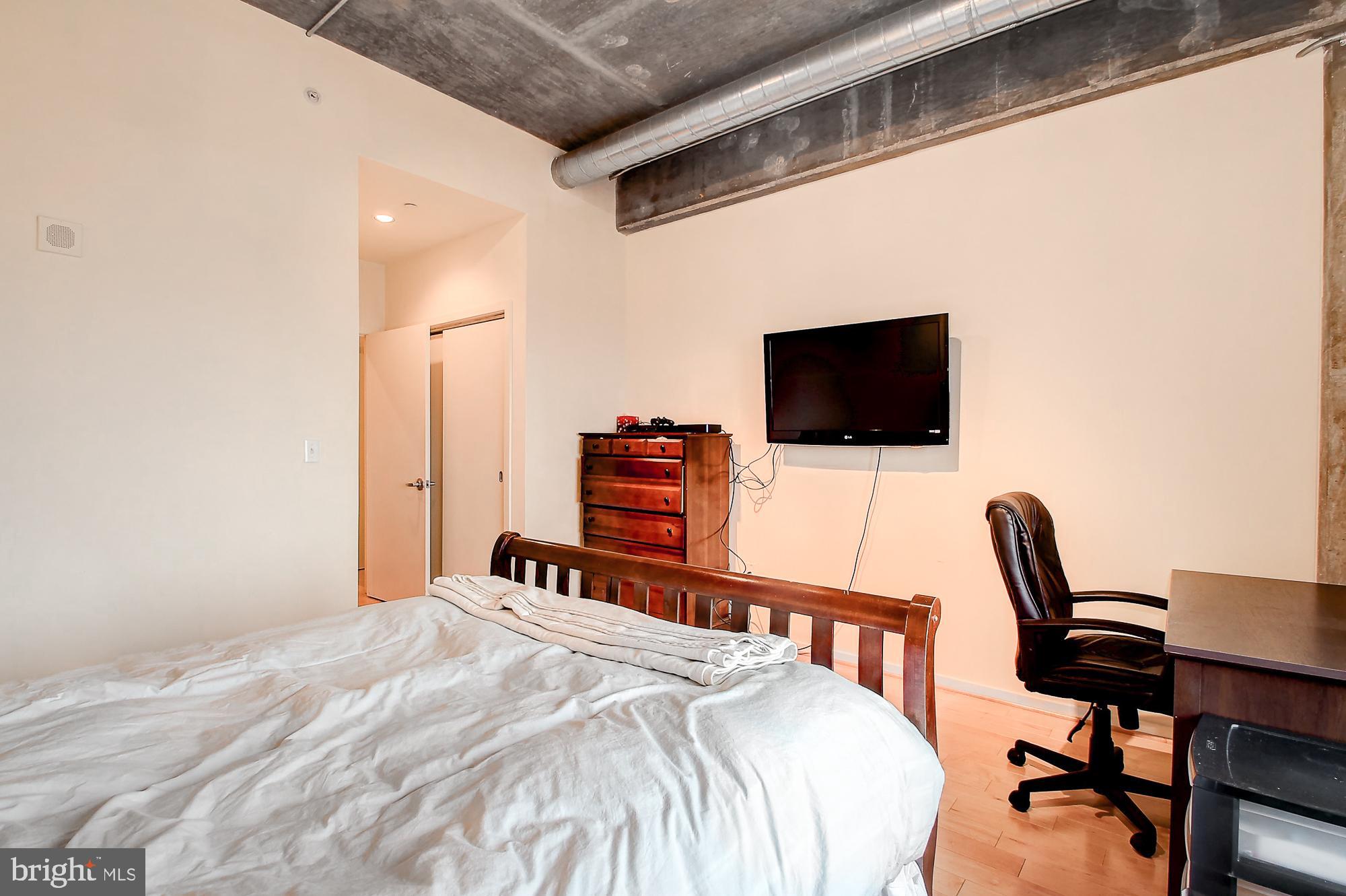 LOCUST POINT - Residential Lease