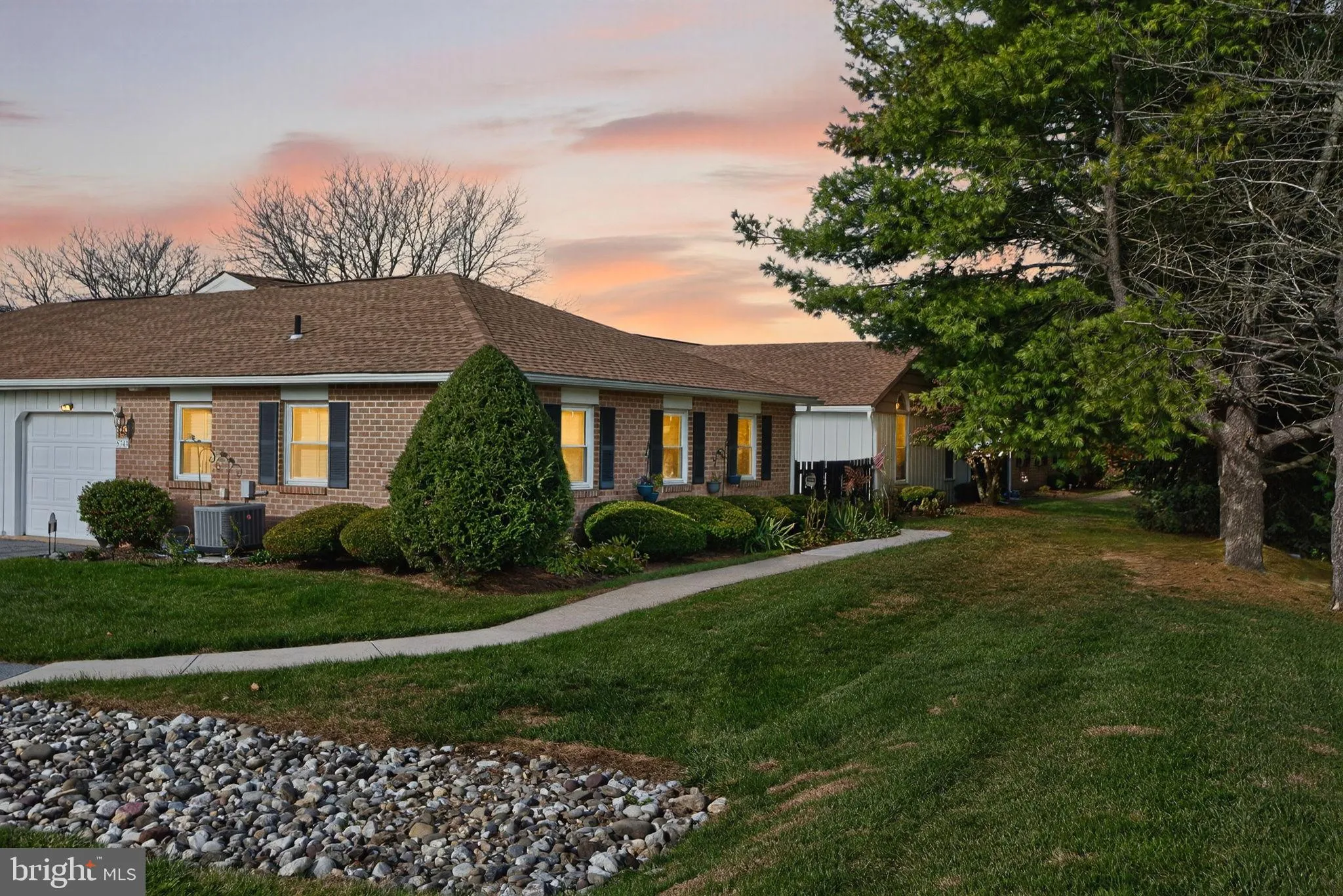 Macungie, Pennsylvania 18062, United States, 2 Bedrooms Bedrooms, ,2 BathroomsBathrooms,Residential,Pending,253025