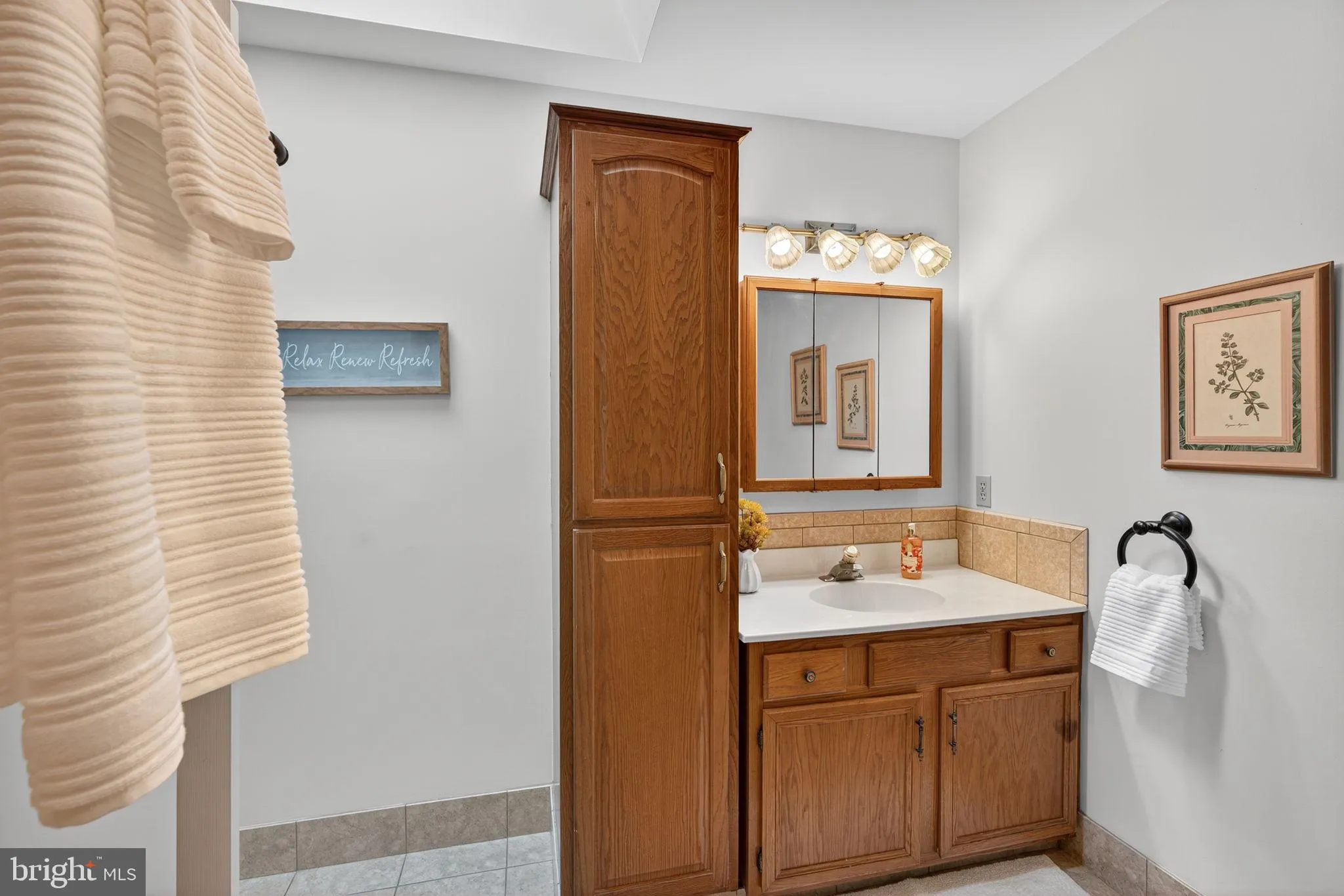 Macungie, Pennsylvania 18062, United States, 2 Bedrooms Bedrooms, ,2 BathroomsBathrooms,Residential,Pending,253025