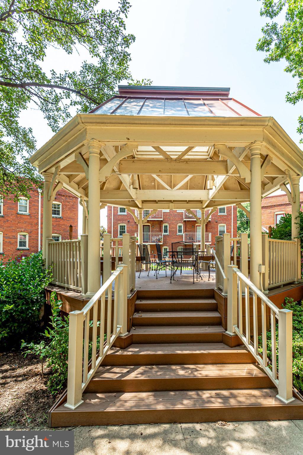 HARBOR TERRACE - Residential