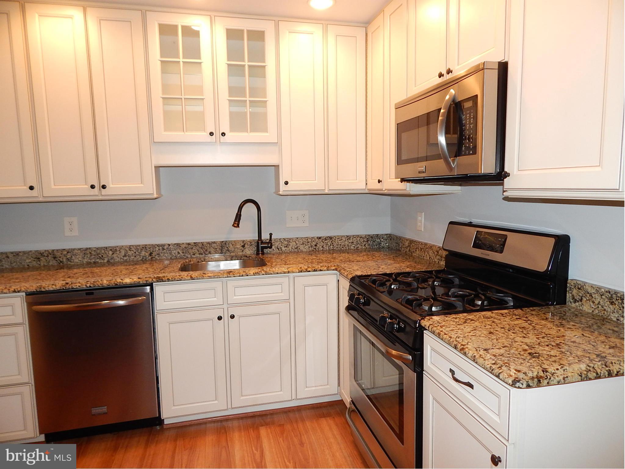 PASADENA MANOR - Residential