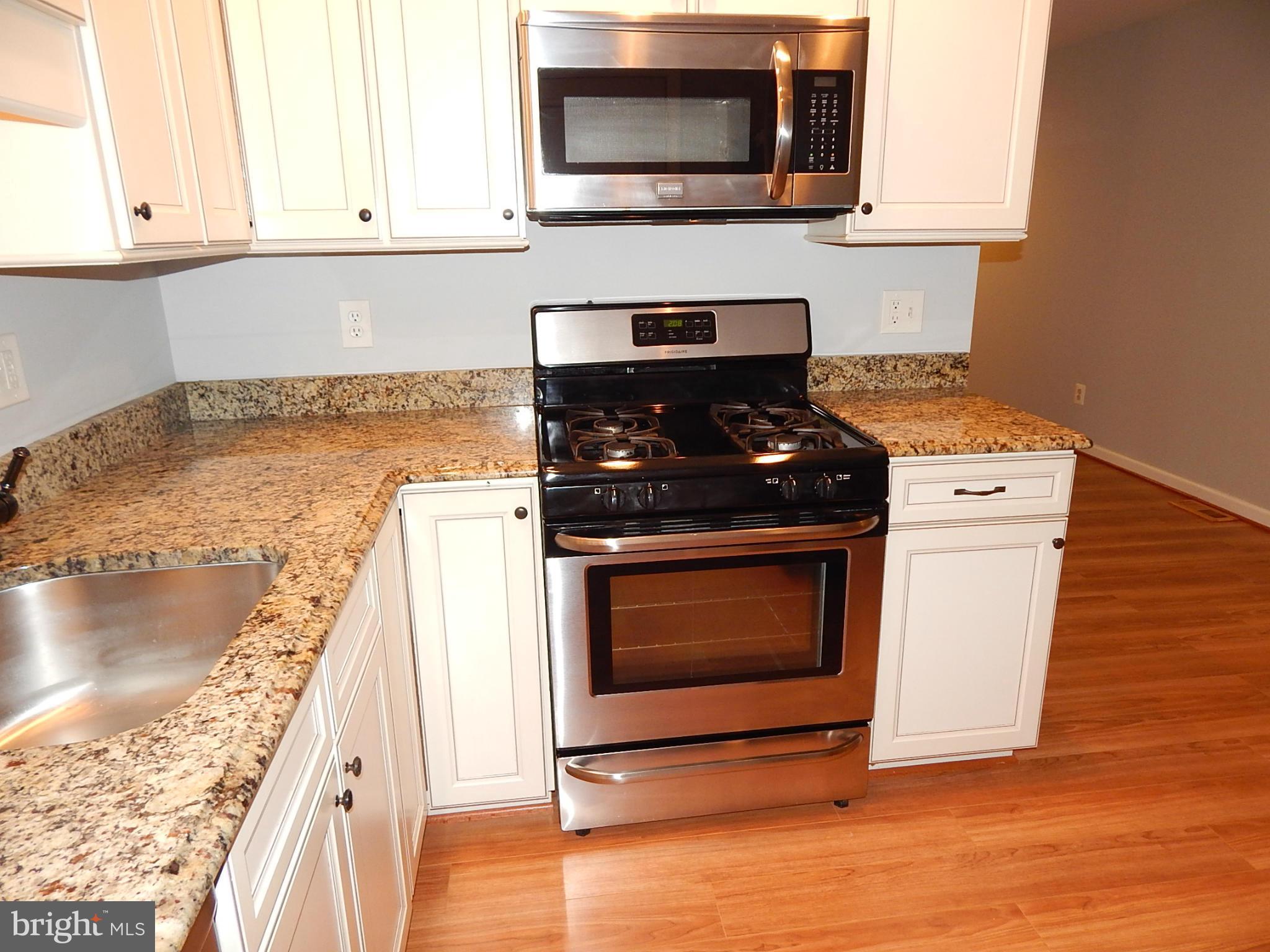 PASADENA MANOR - Residential