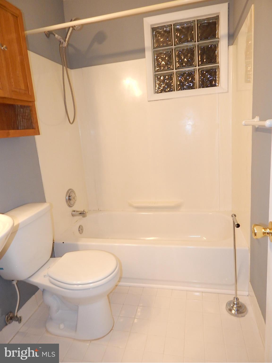 PASADENA MANOR - Residential