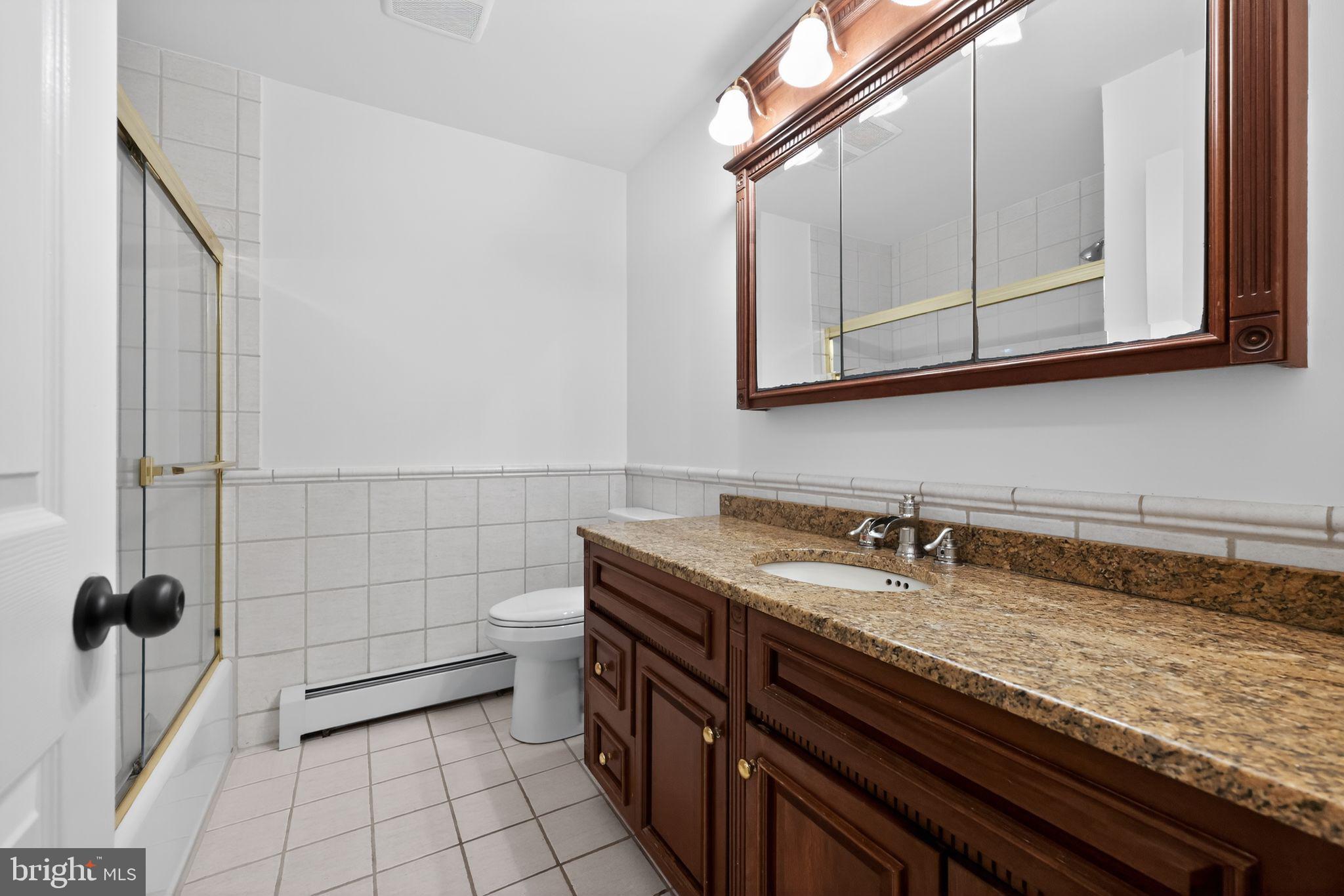 NORTHAMPTON HILLS - Residential