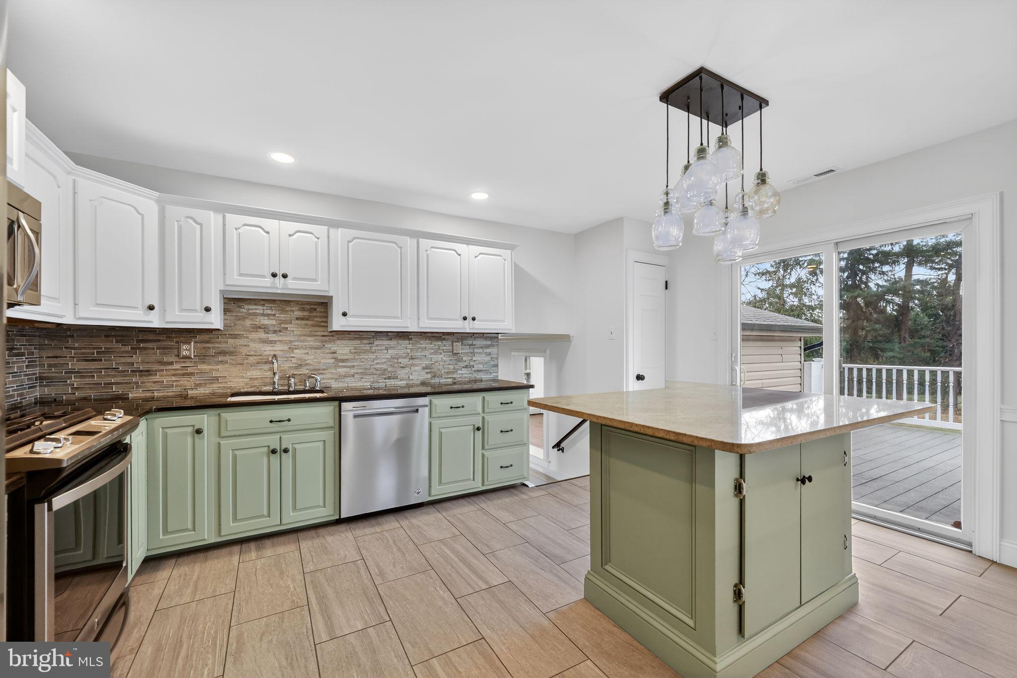 NORTHAMPTON HILLS - Residential