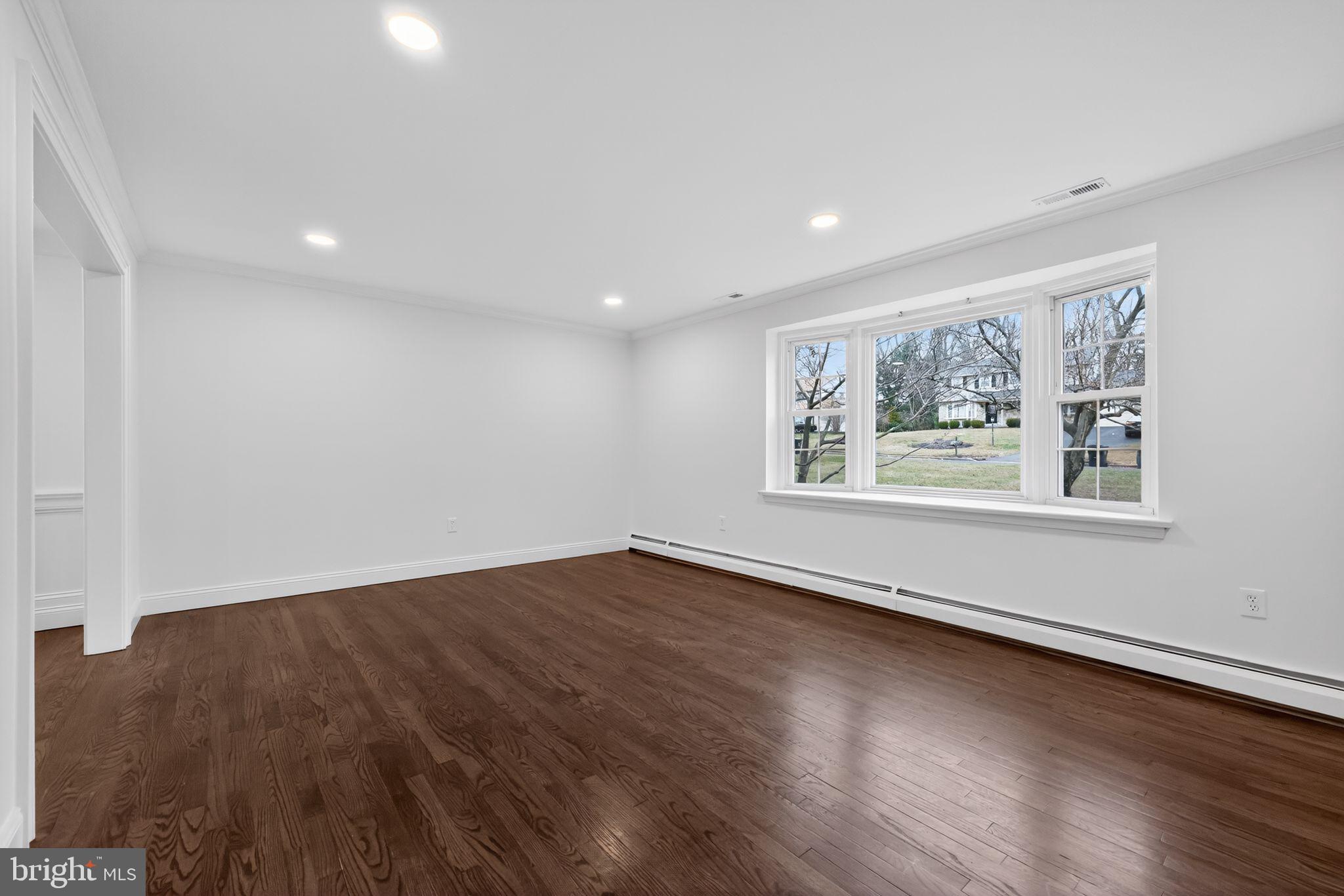 NORTHAMPTON HILLS - Residential