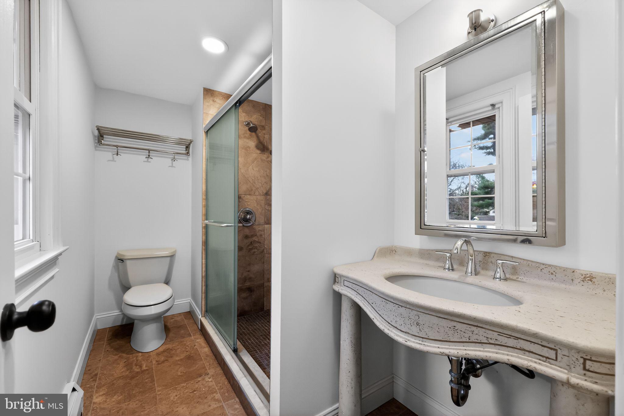 NORTHAMPTON HILLS - Residential