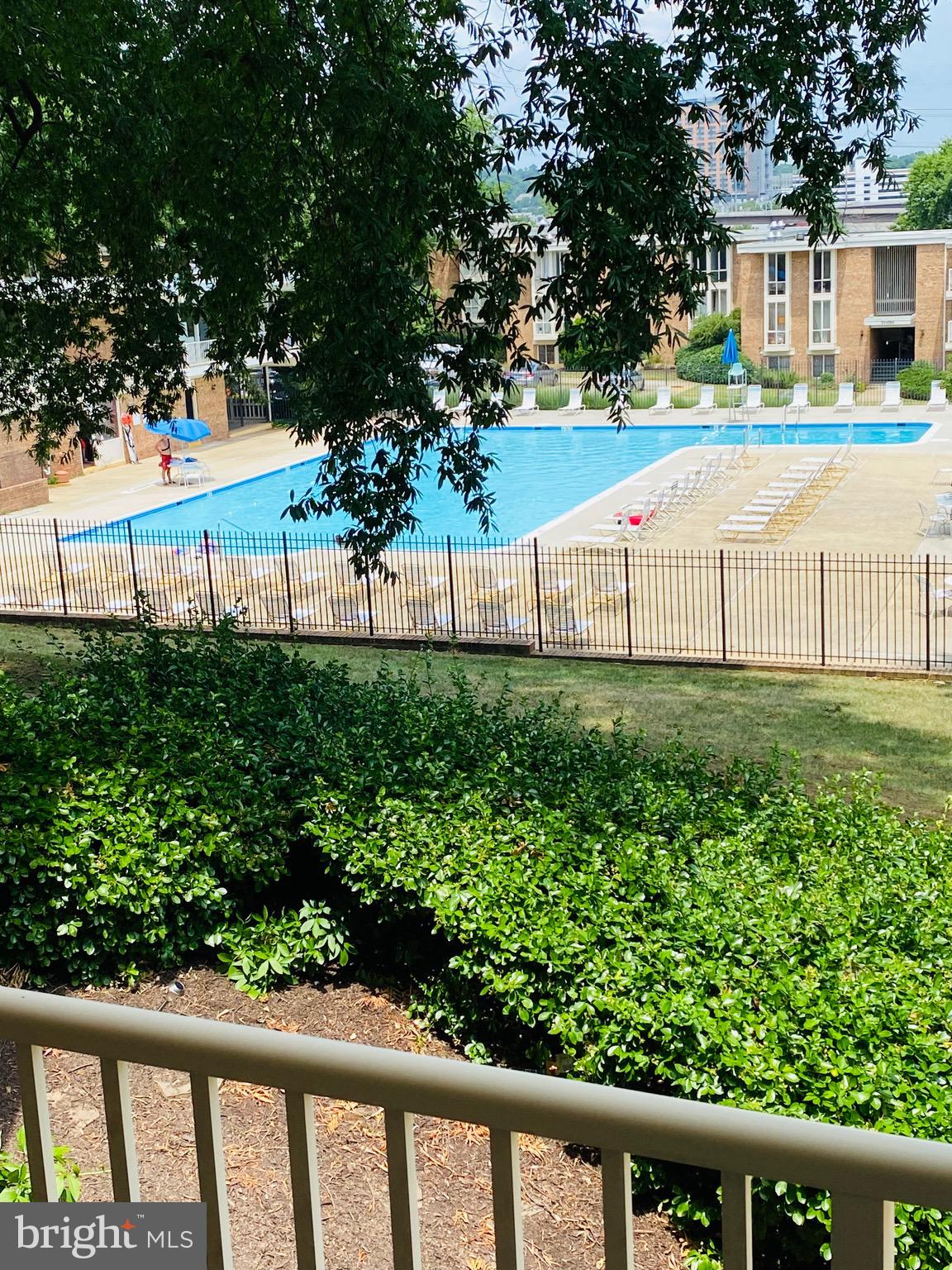 HUNTINGTON CLUB - Residential