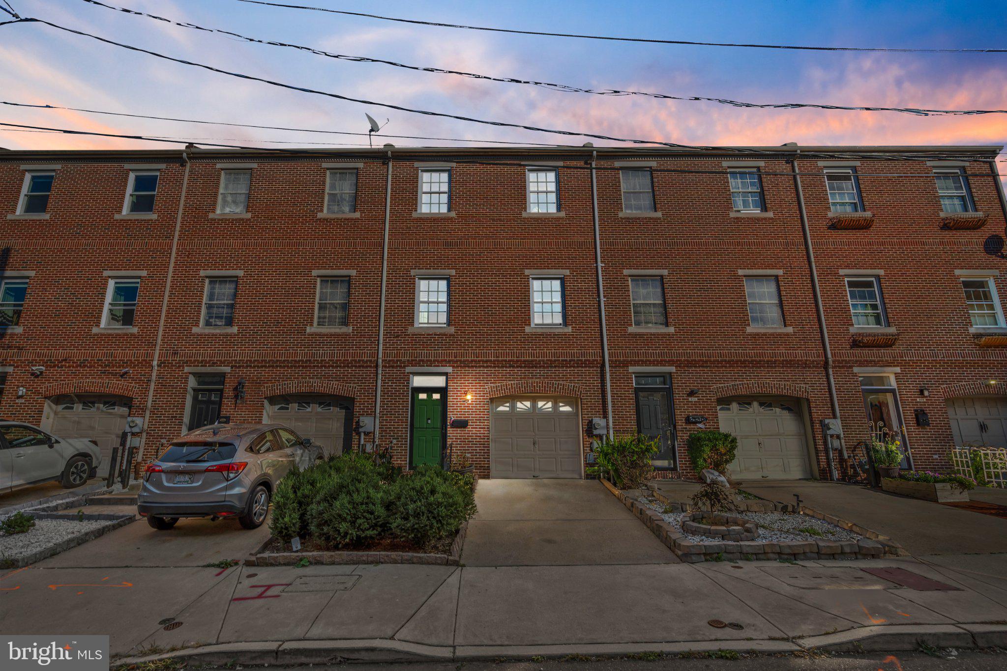 913 N HANCOCK STREET