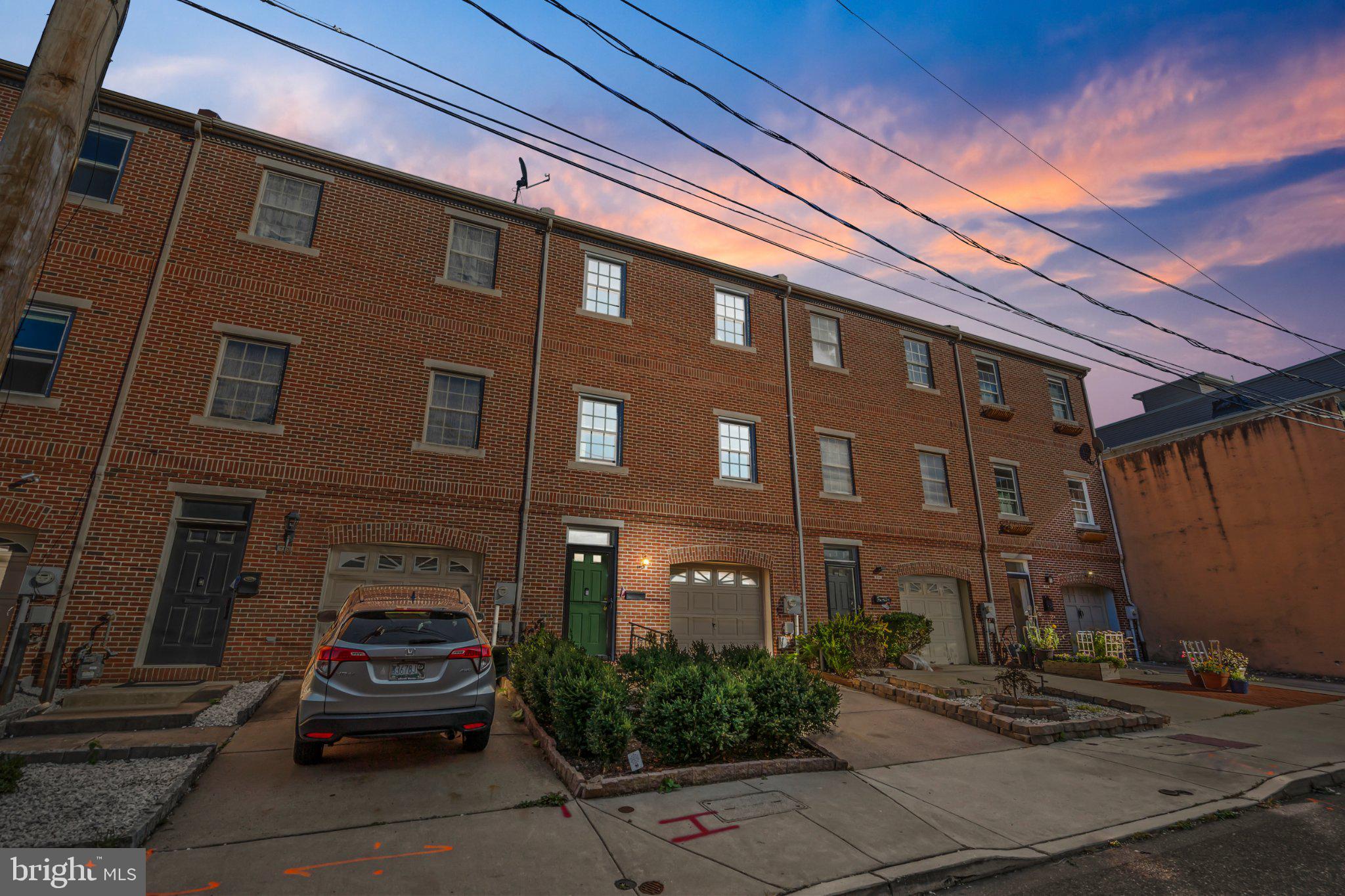 913 N HANCOCK STREET
