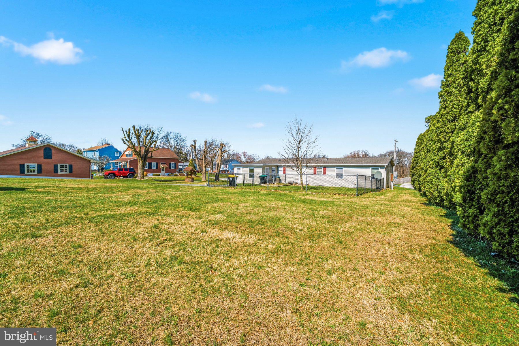 CLOVER LANE - Residential